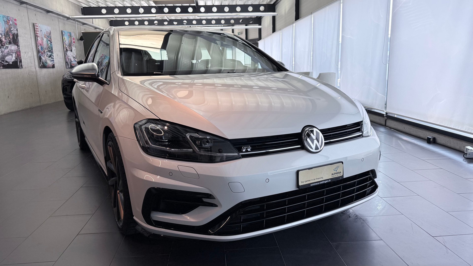 VW Golf VII 2.0 TSI R 310 DSG 4motion-showroom-element-3