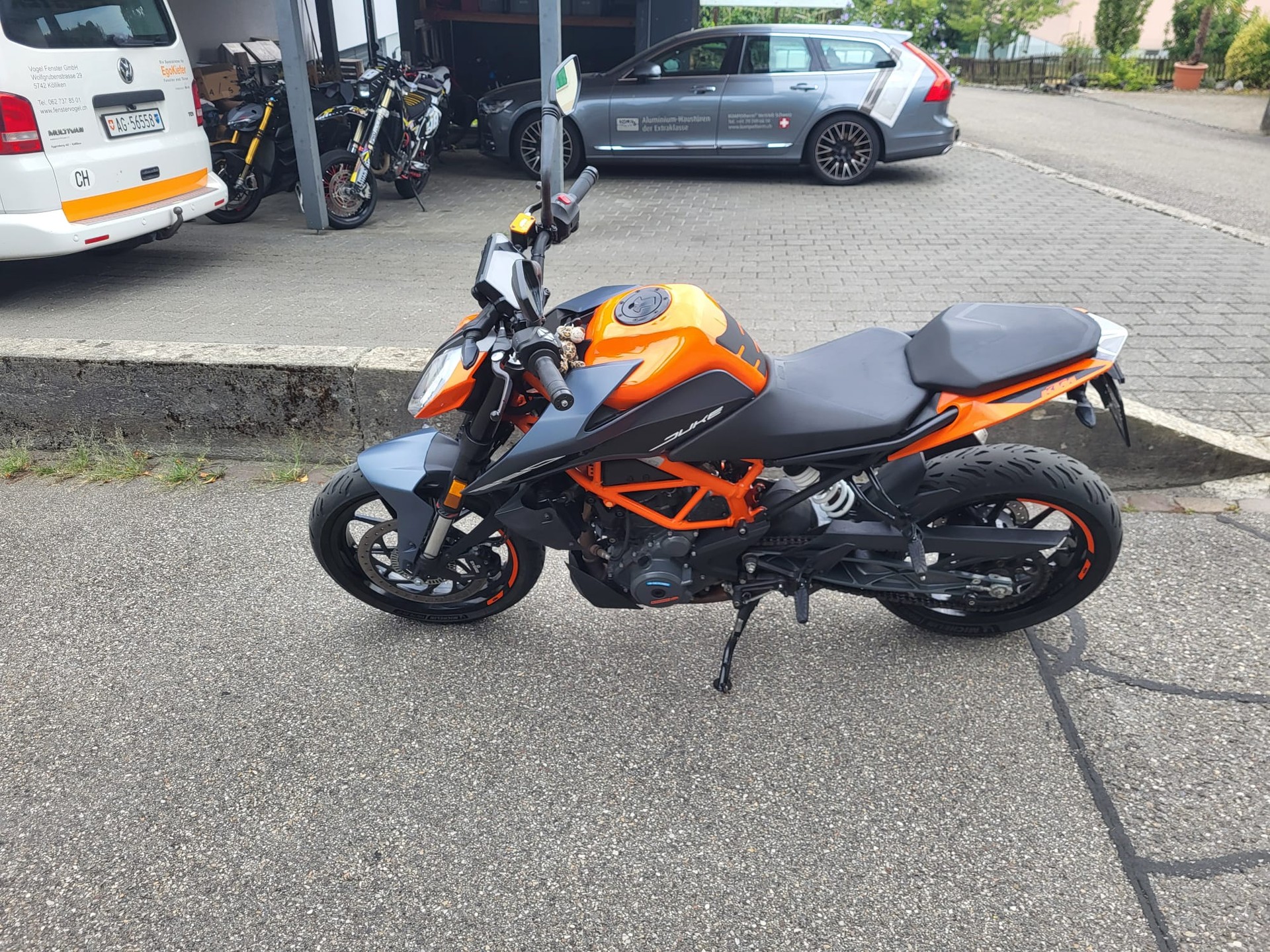 KTM 390 Duke-image-4