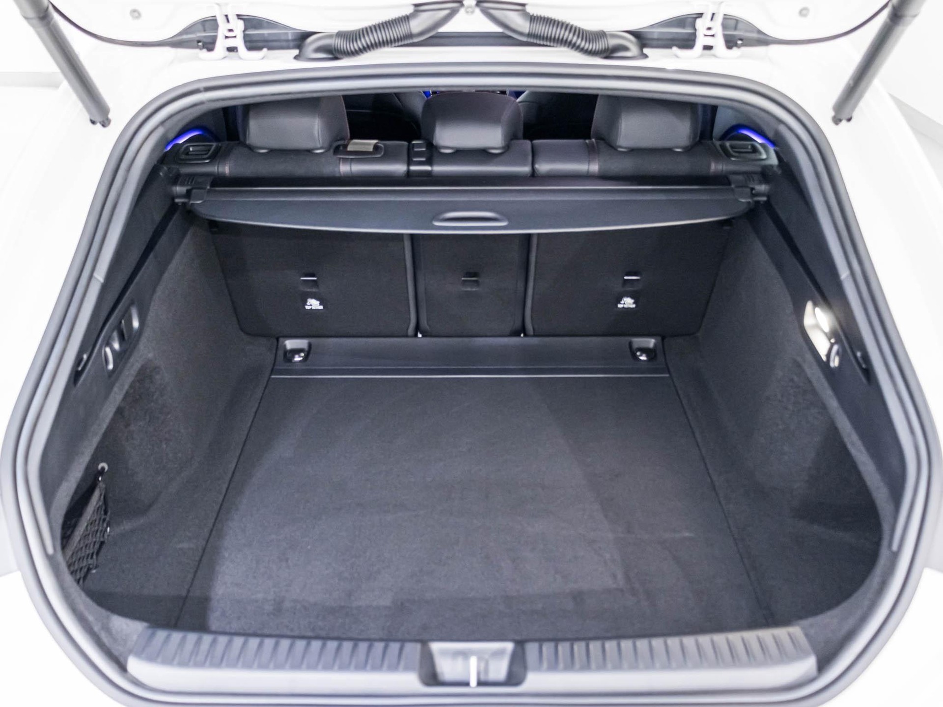 MERCEDES-BENZ CLA 220 4MATIC SB-image-13