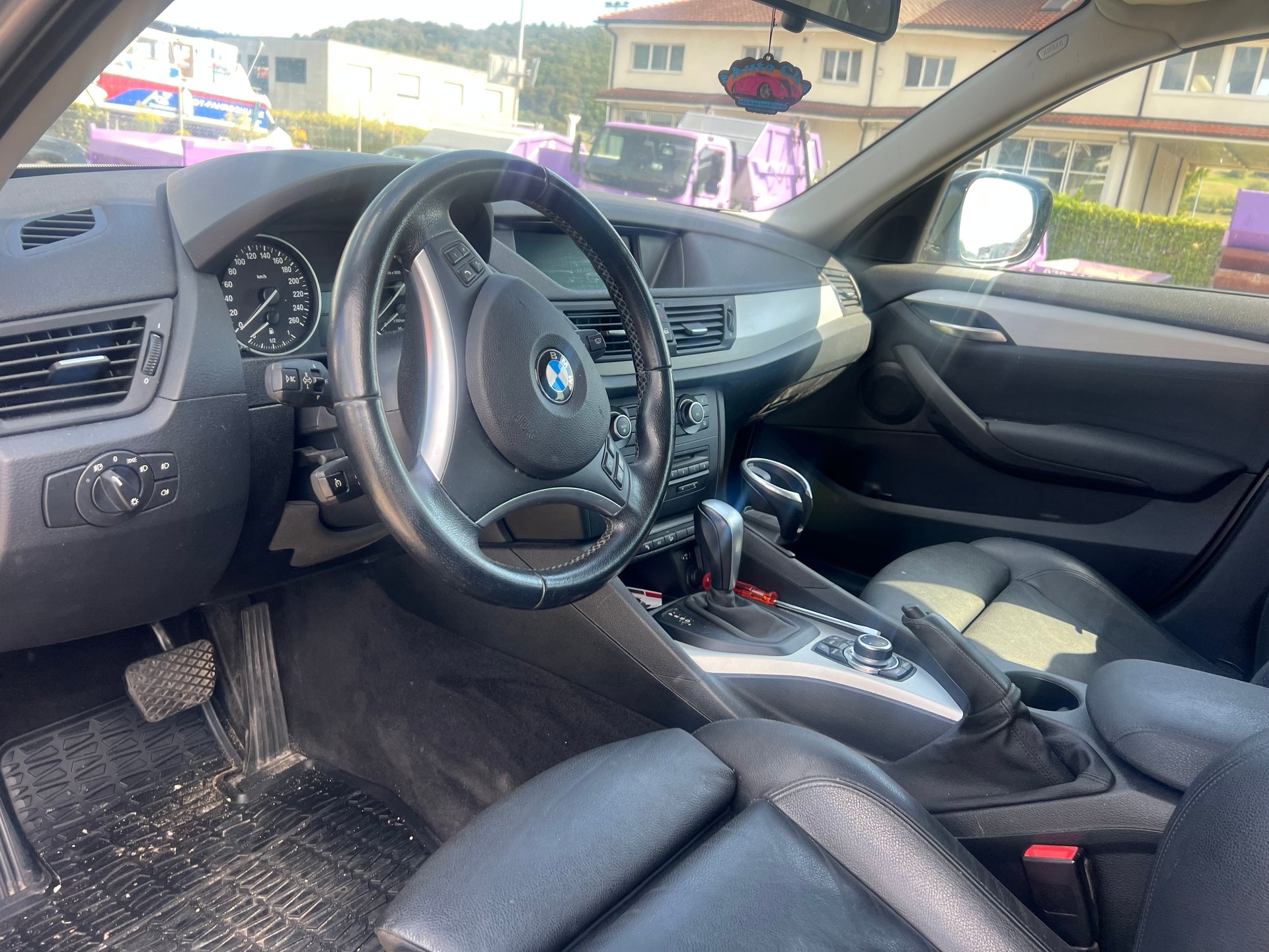 BMW X1 xDrive 28i Steptronic-image-9