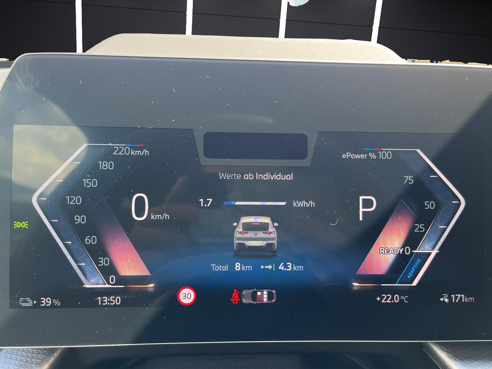 BMW iX2 30 xDrive-image-16