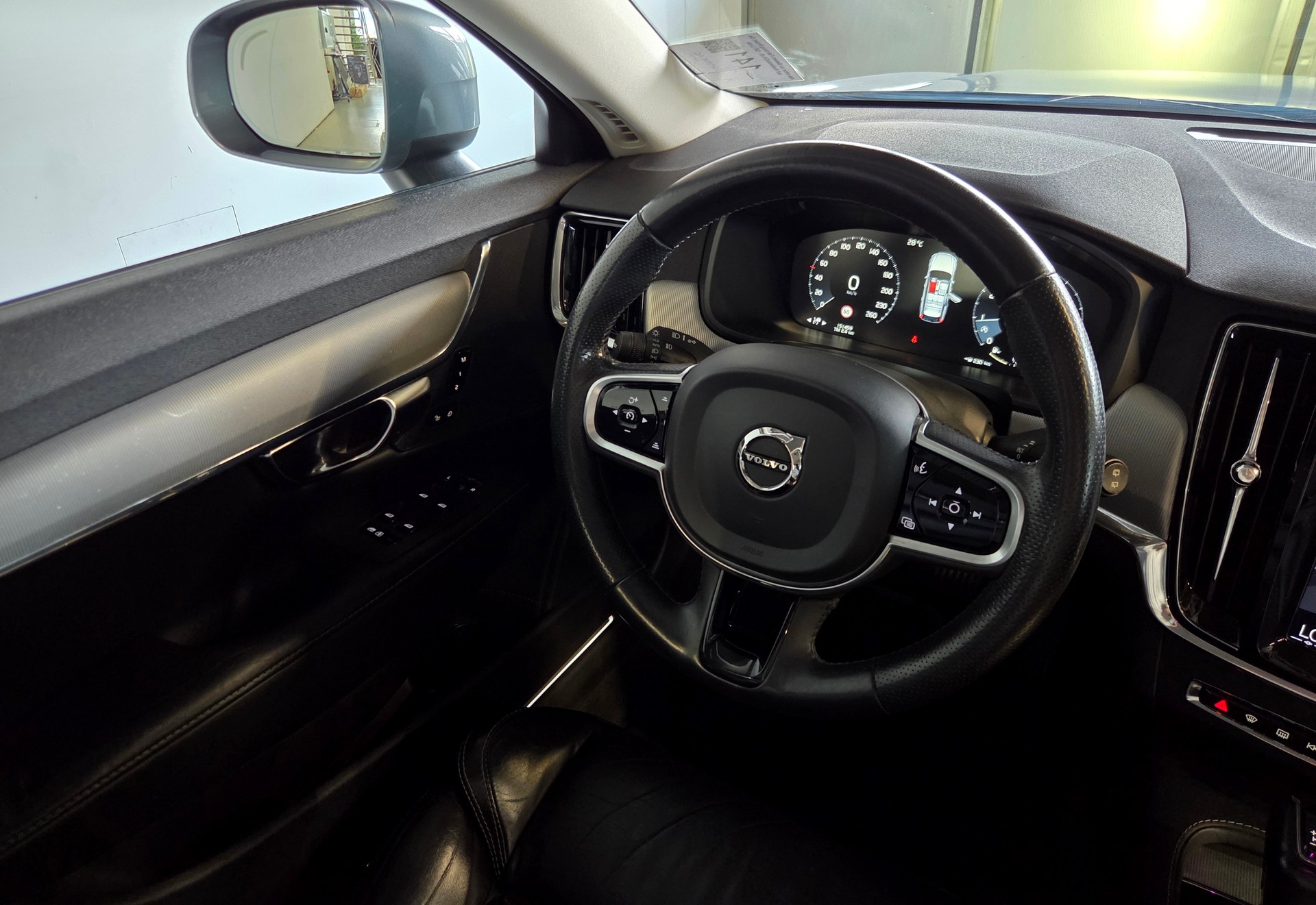 VOLVO V90 Cross Country 2.0 T5 Pro AWD-image-15