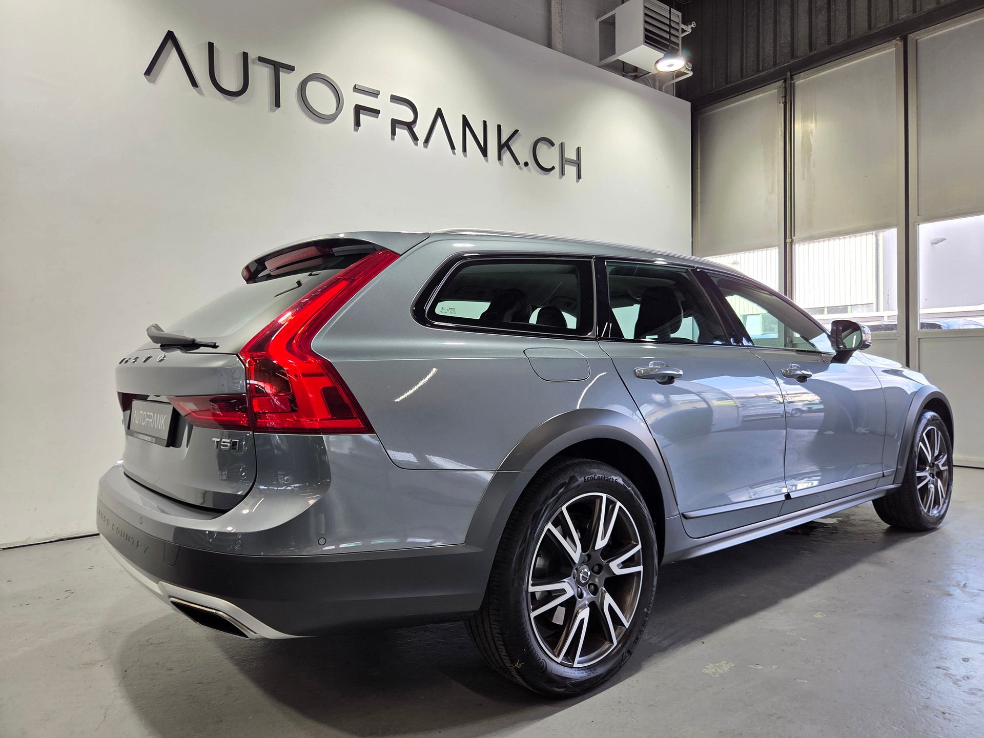 VOLVO V90 Cross Country 2.0 T5 Pro AWD-showroom-element-2