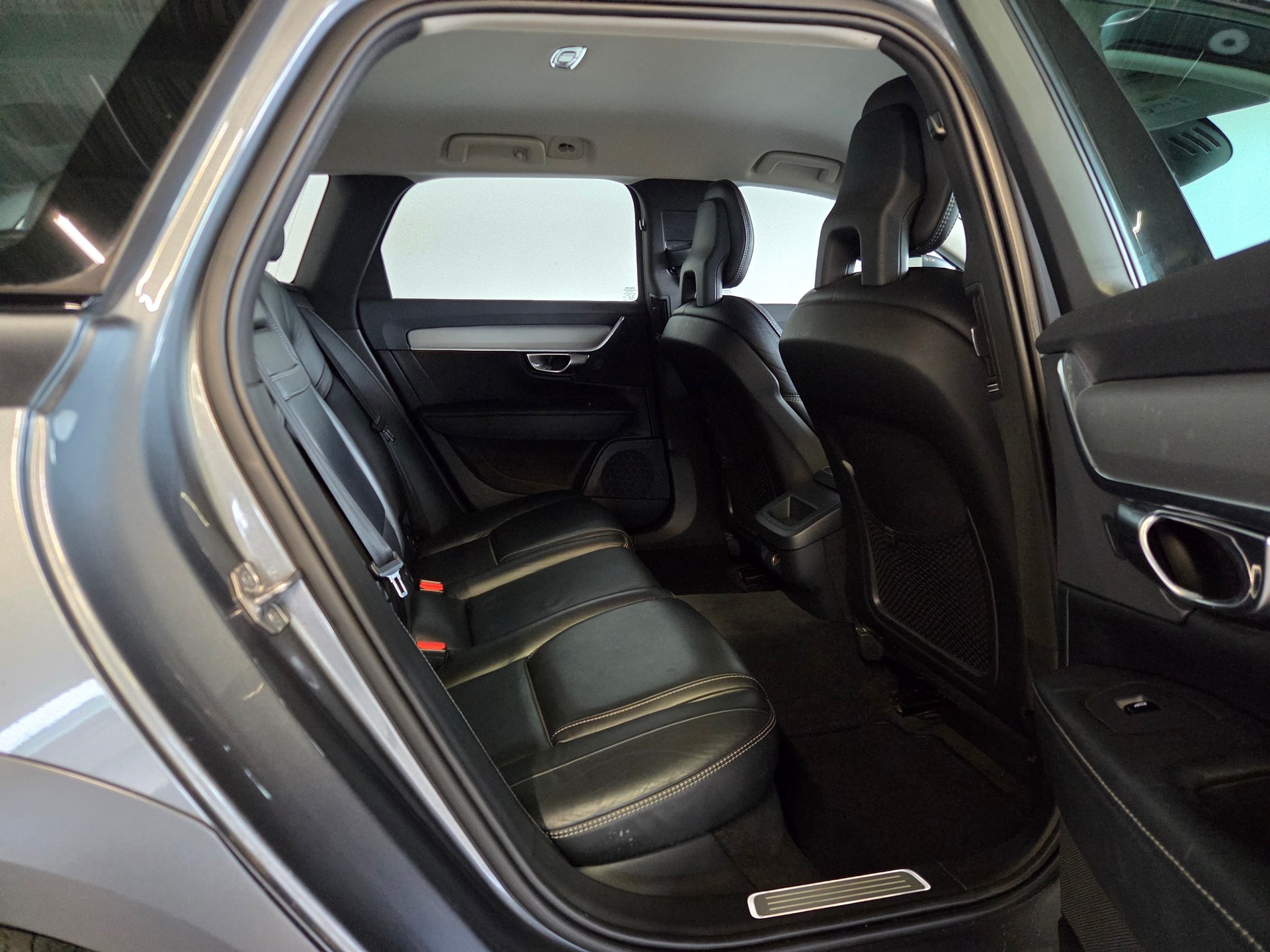 VOLVO V90 Cross Country 2.0 T5 Pro AWD-image-20