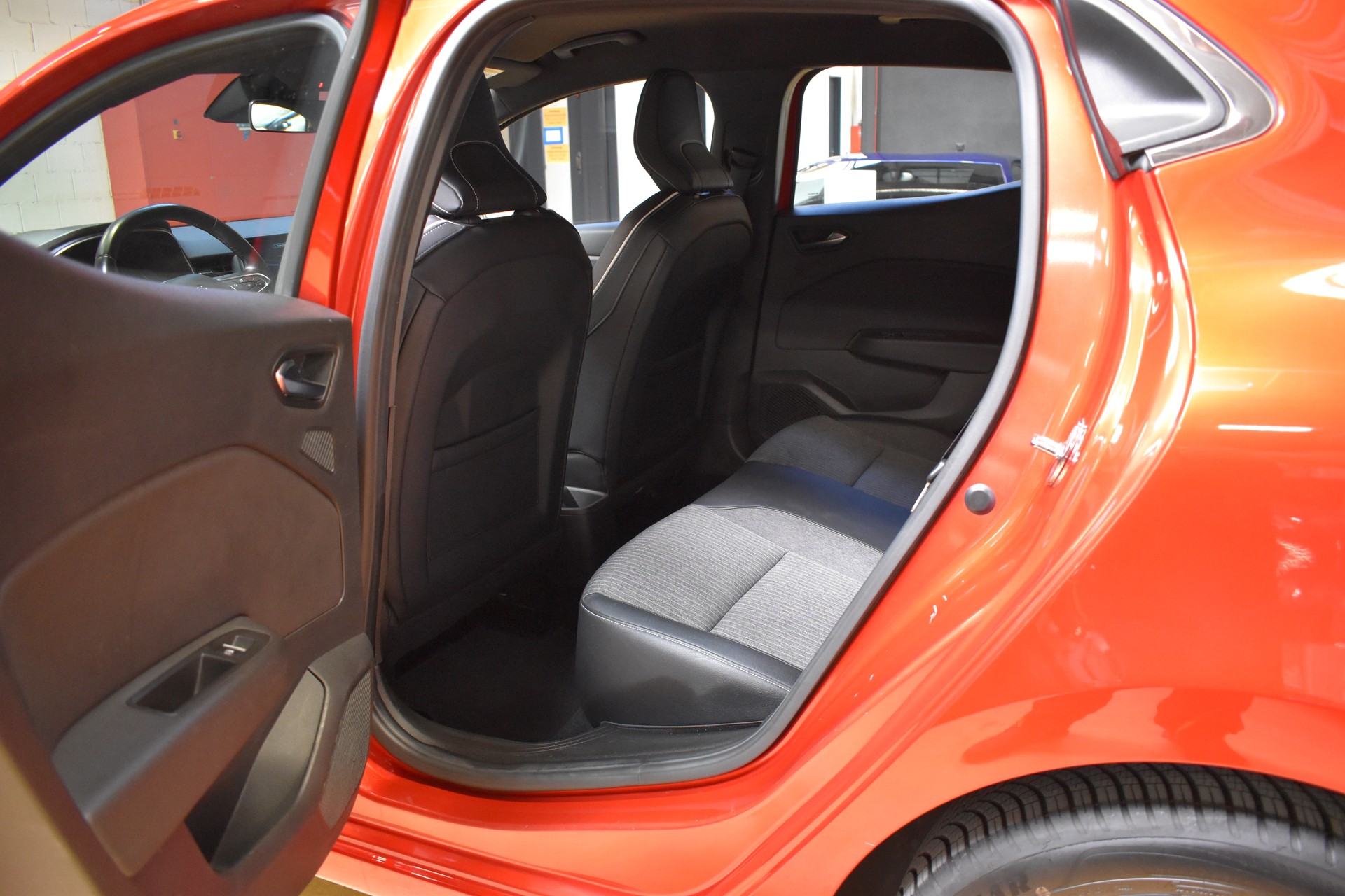 RENAULT RENAULT Clio 1.0 TCe 100 Intens - FaceLift Modell 2020 - 101PS-image-4