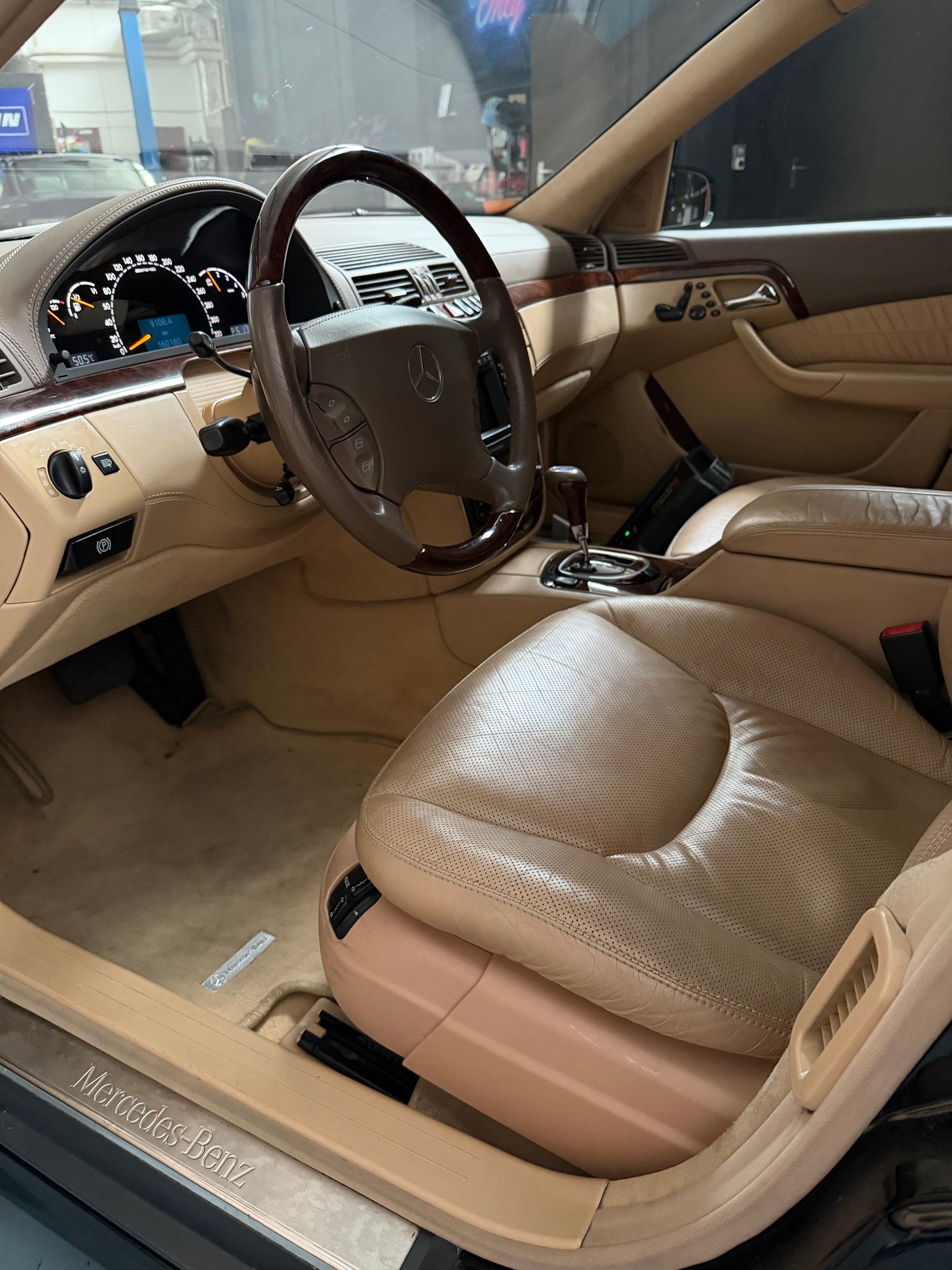 MERCEDES-BENZ S 500 L-showroom-element-3