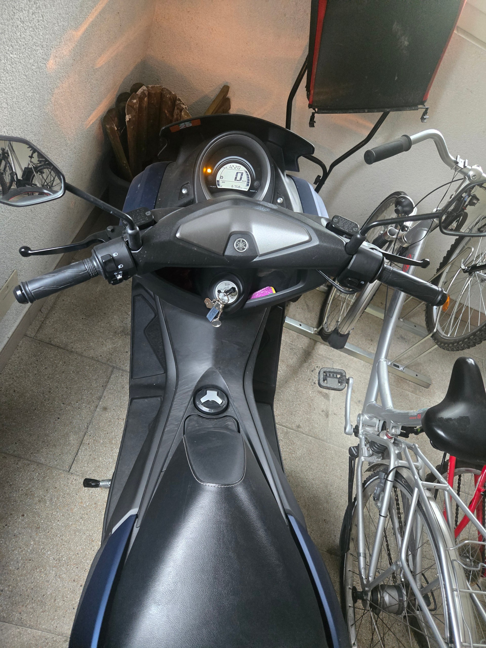 YAMAHA N-Max GPD 125A ABS-image-2