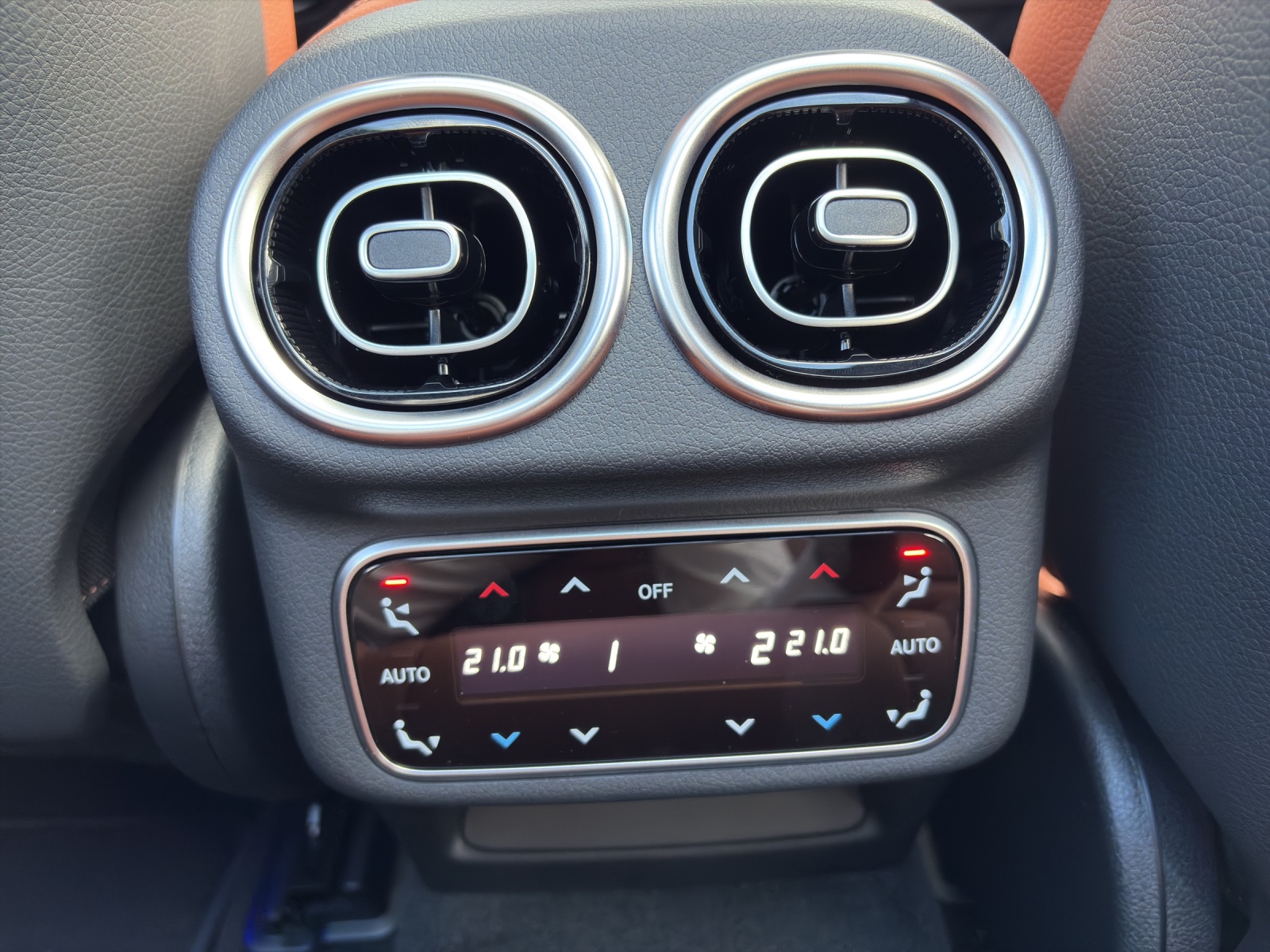 MERCEDES-BENZ GLC 400 e 4Matic EQ Star 9G-Tronic-image-16