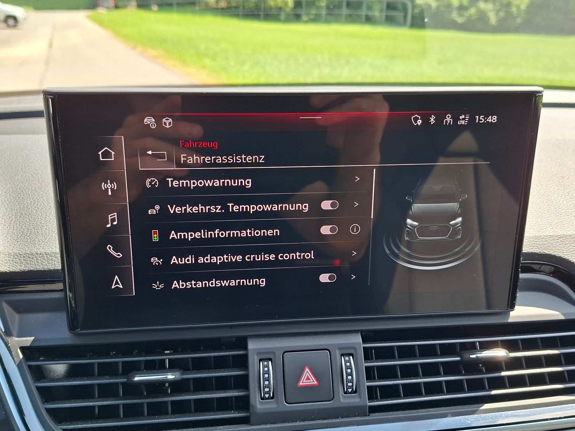 AUDI Q5 40 TDI Black Edition quattro S-tronic *CH-Fahrzeug m. ASSP+8-fach bereift m. Pneu*-image-12