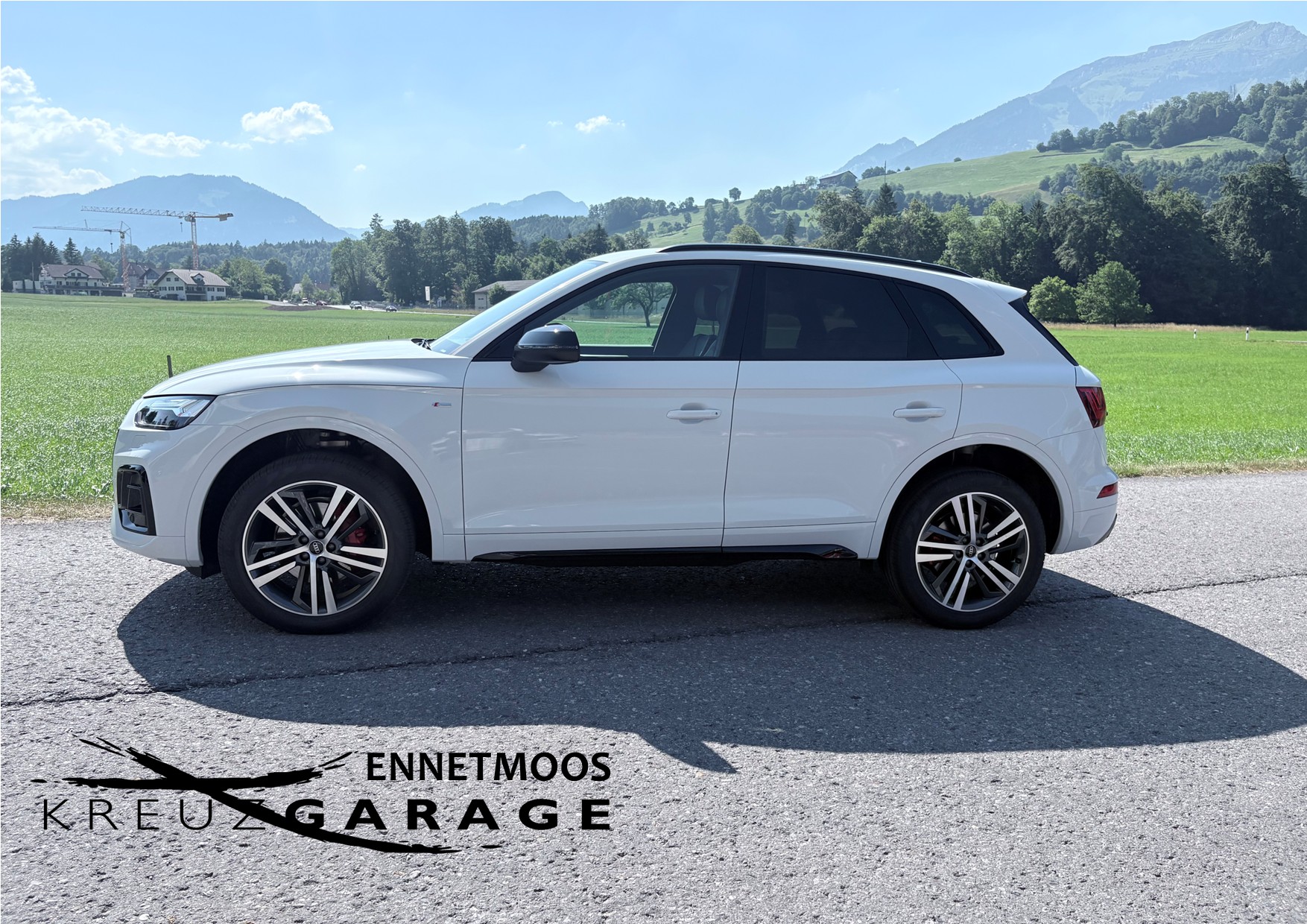 AUDI Q5 40 TDI Black Edition quattro S-tronic *CH-Fahrzeug m. ASSP+8-fach bereift m. Pneu*-image-1