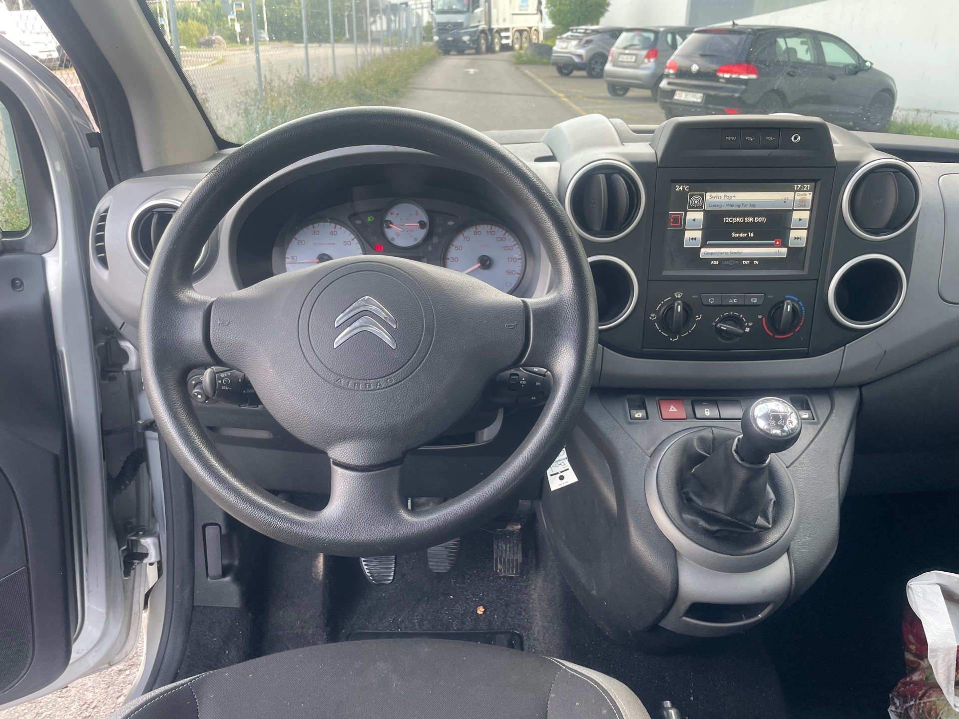 CITROEN Berlingo 1.2i Feel-image-6