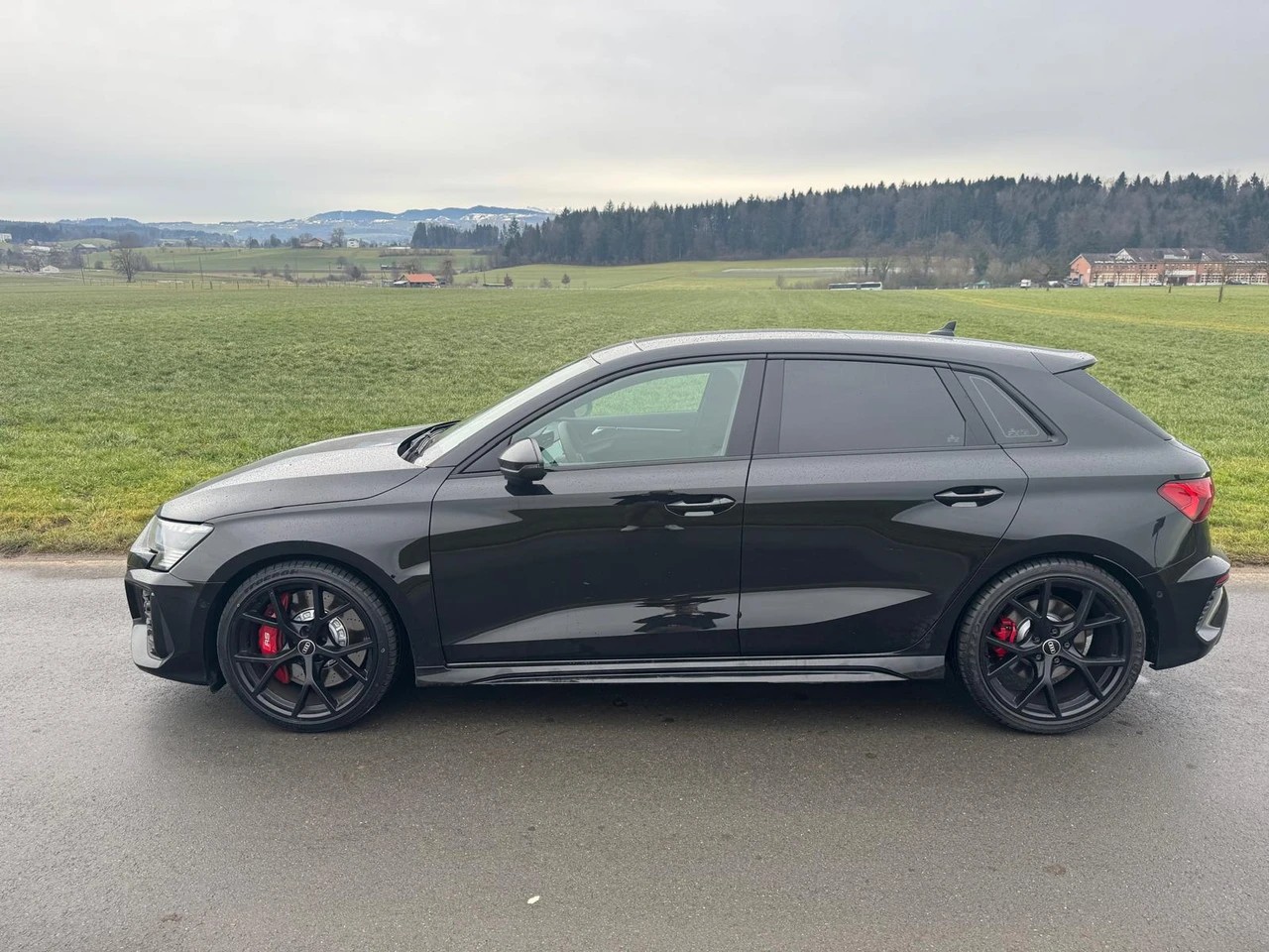 AUDI RS3 Sportback 2.5 TSI quattro S-tronic-image-4