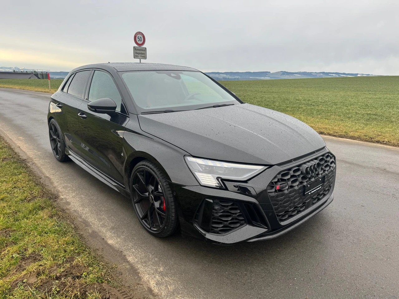 AUDI RS3 Sportback 2.5 TSI quattro S-tronic-image-1