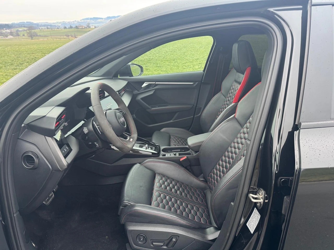AUDI RS3 Sportback 2.5 TSI quattro S-tronic-image-6