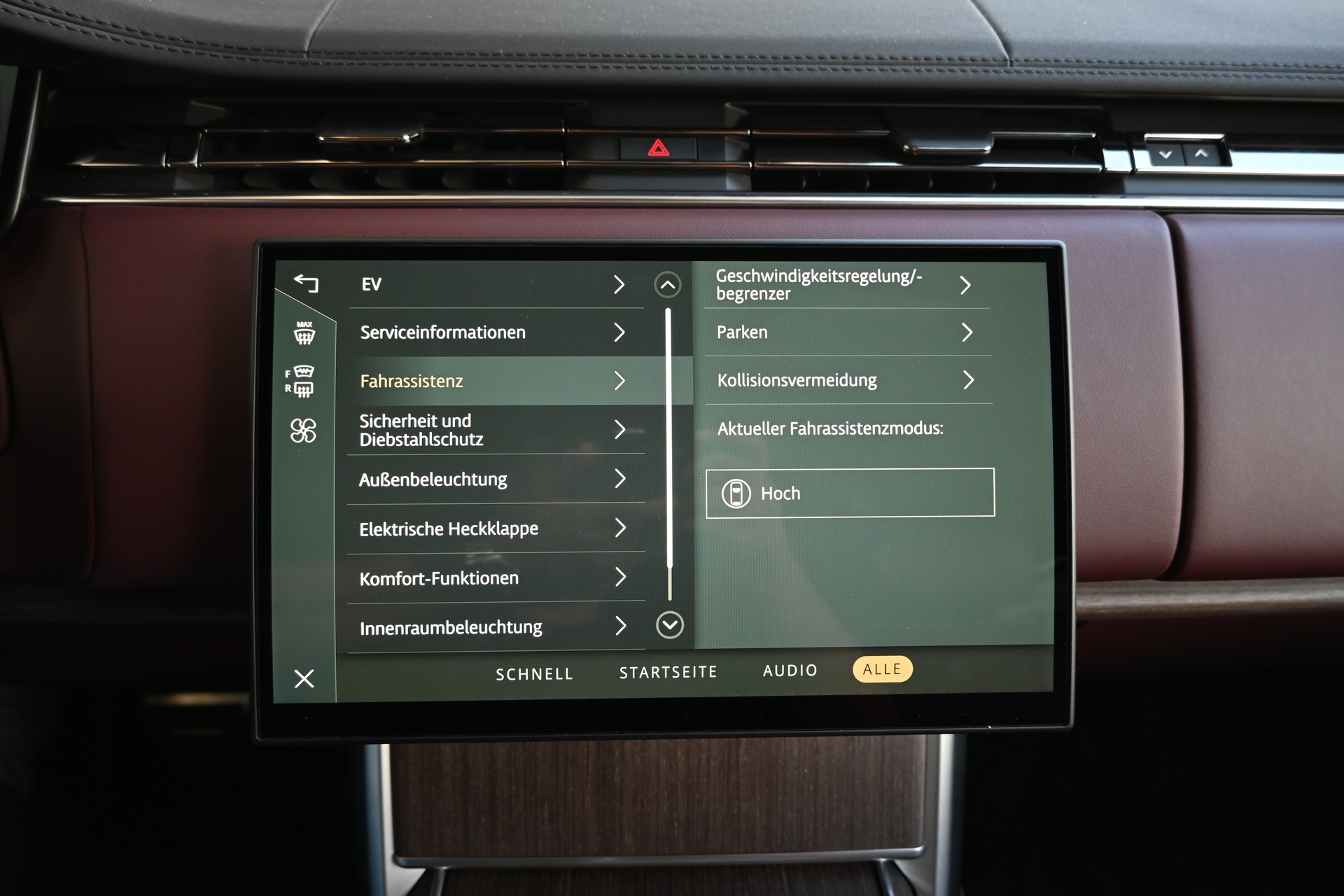 LAND ROVER Range Rover 3.0 V6 P460 Si6 PHEV HSE Automatic + AHK 3500kg + Werksgarantie 09.2030 + Voll-Ausstattung-image-28