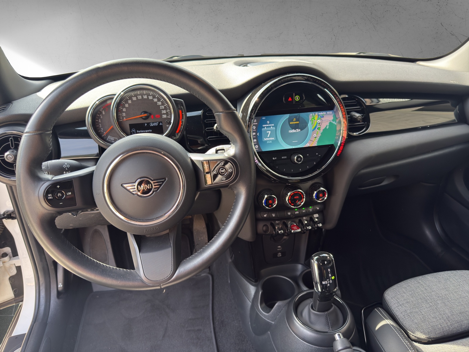 MINI Cooper Camden Edition Steptronic DKG-image-13