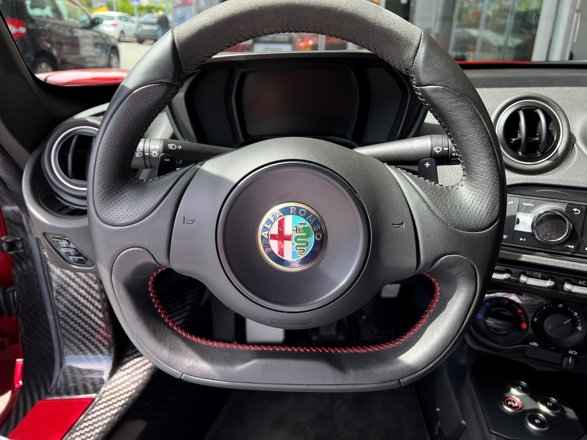 ALFA ROMEO 4C 1750 TBi TCT-image-4