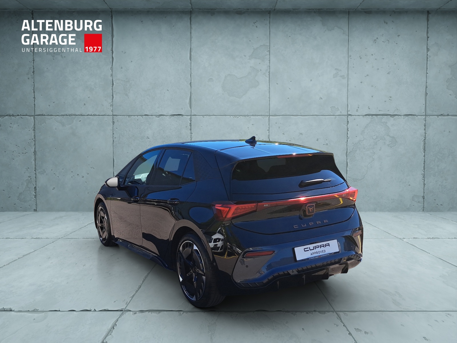 CUPRA Born Edge-showroom-element-2