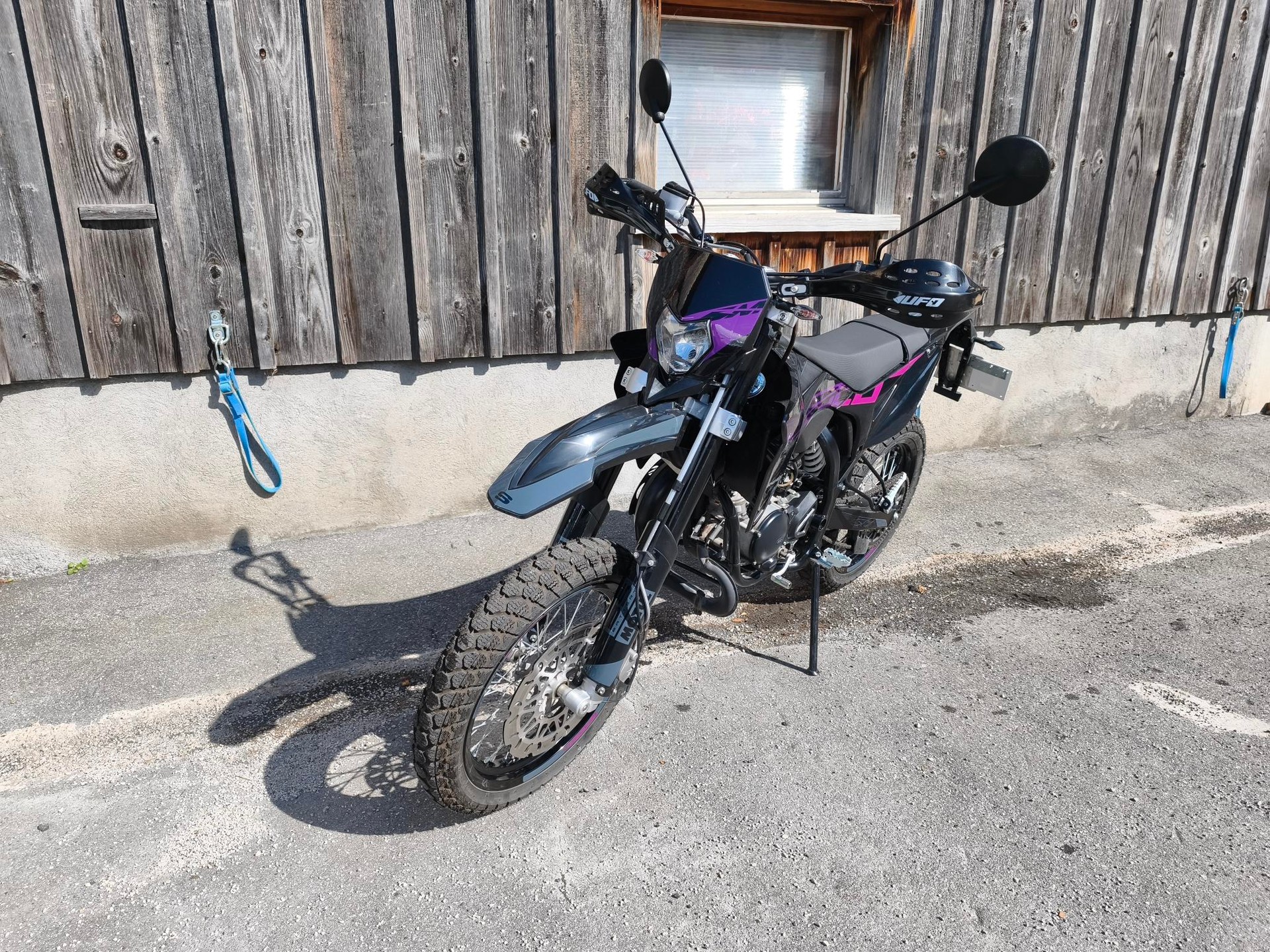 SHERCO 50 SM-RS PINK (45km/h, gelbe Nummer)-image-12
