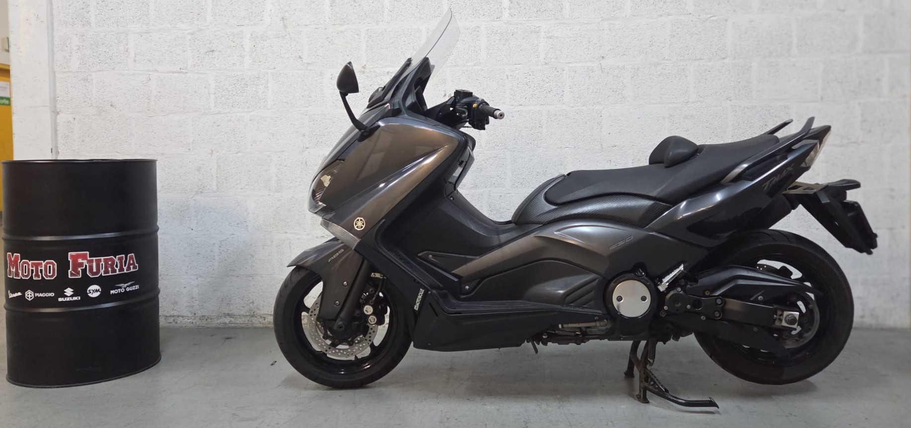 YAMAHA T-MAX XP 530 ABS-image-3