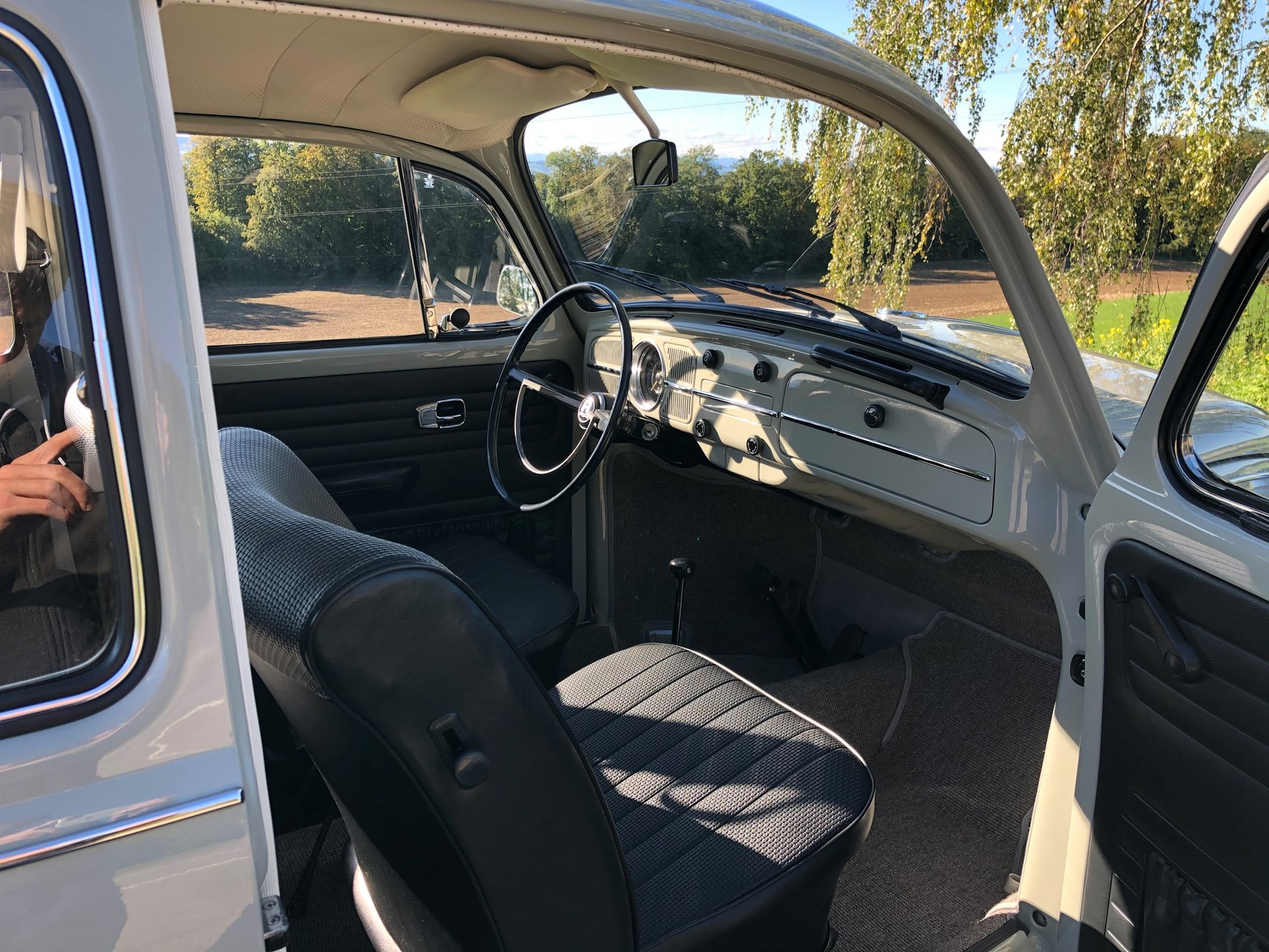 VW Käfer 1300-image-13