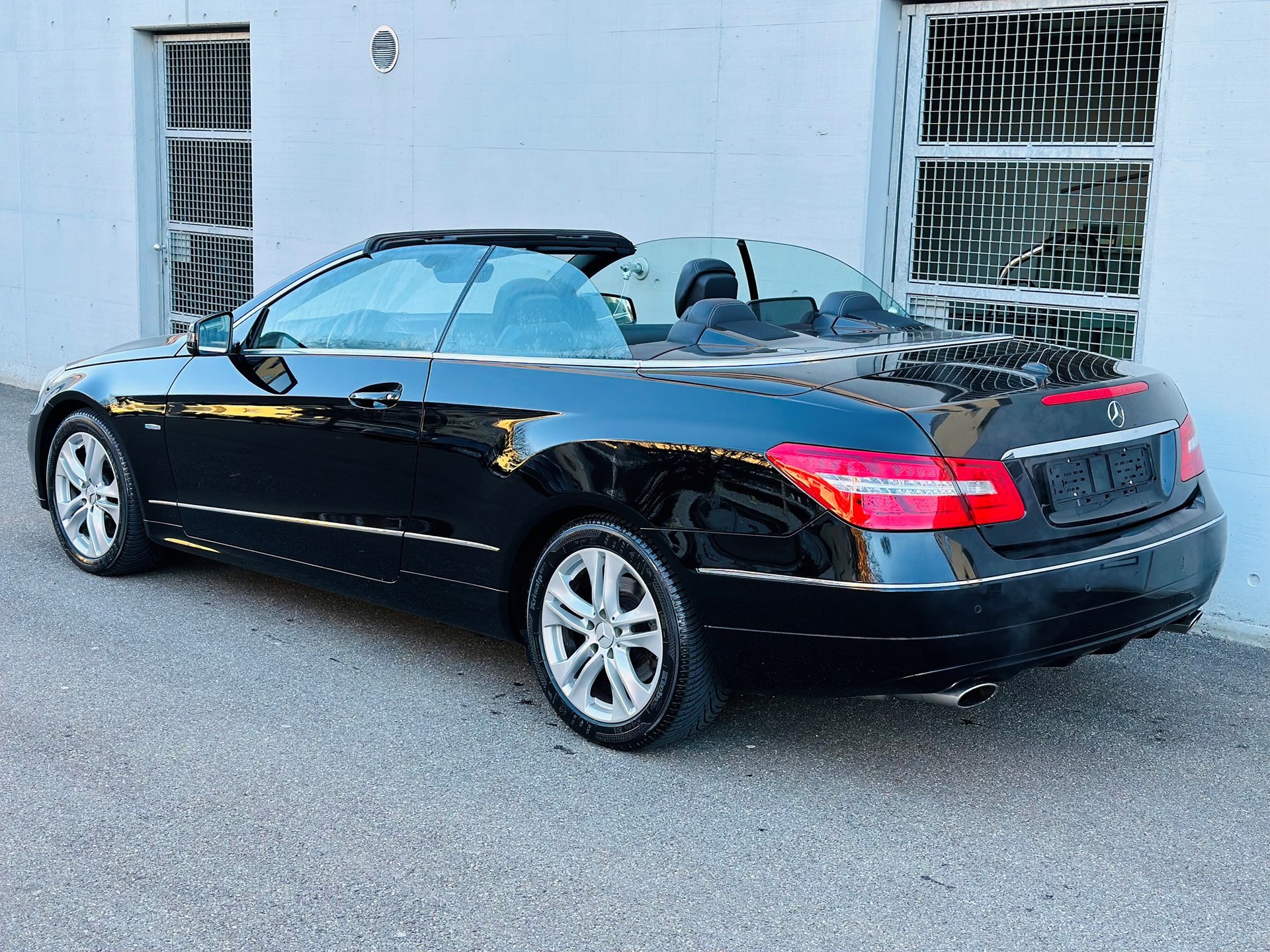 MERCEDES-BENZ E 350 CGI BlueEfficiency 7G-Tronic-image-4