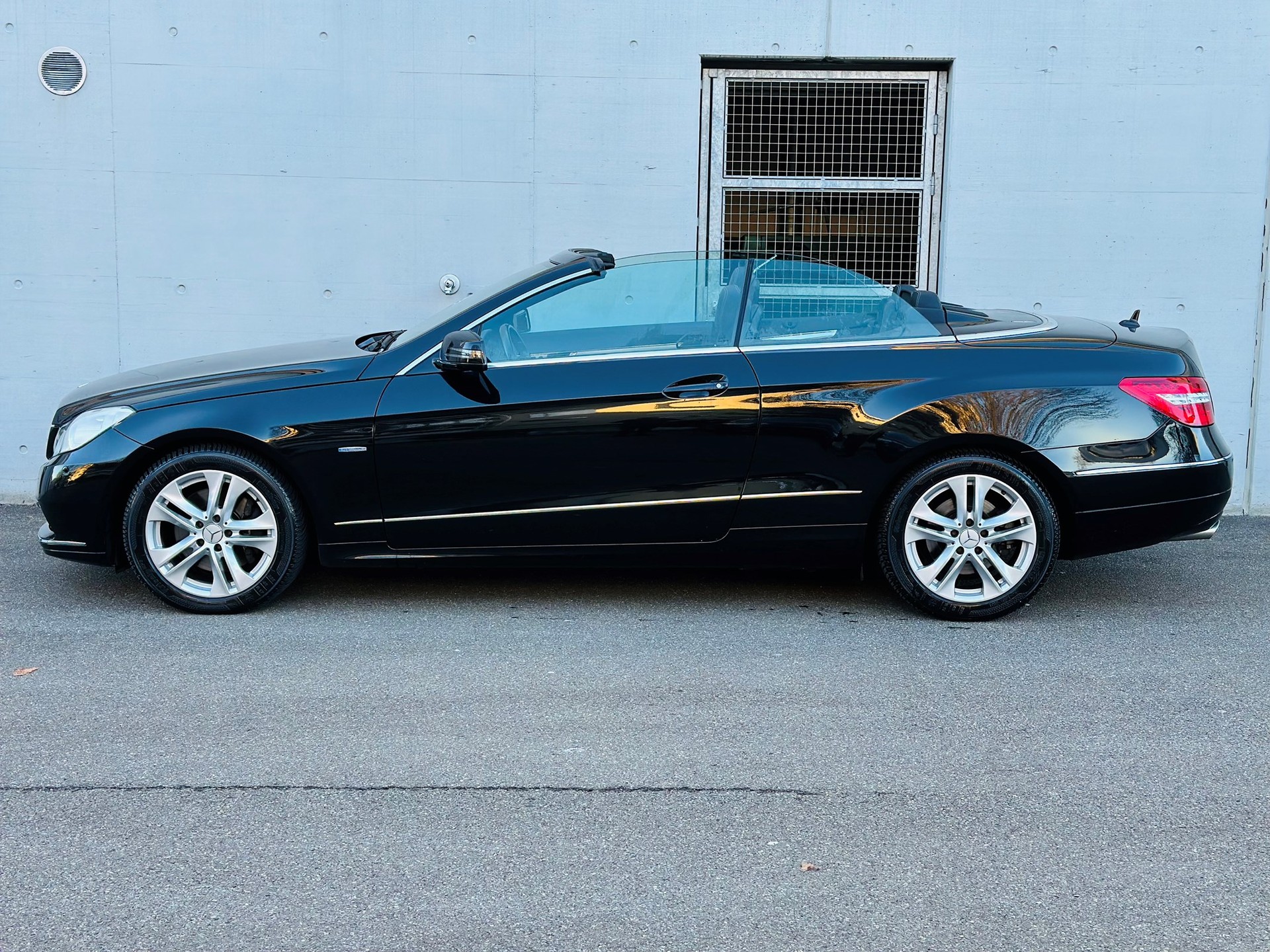 MERCEDES-BENZ E 350 CGI BlueEfficiency 7G-Tronic-image-2