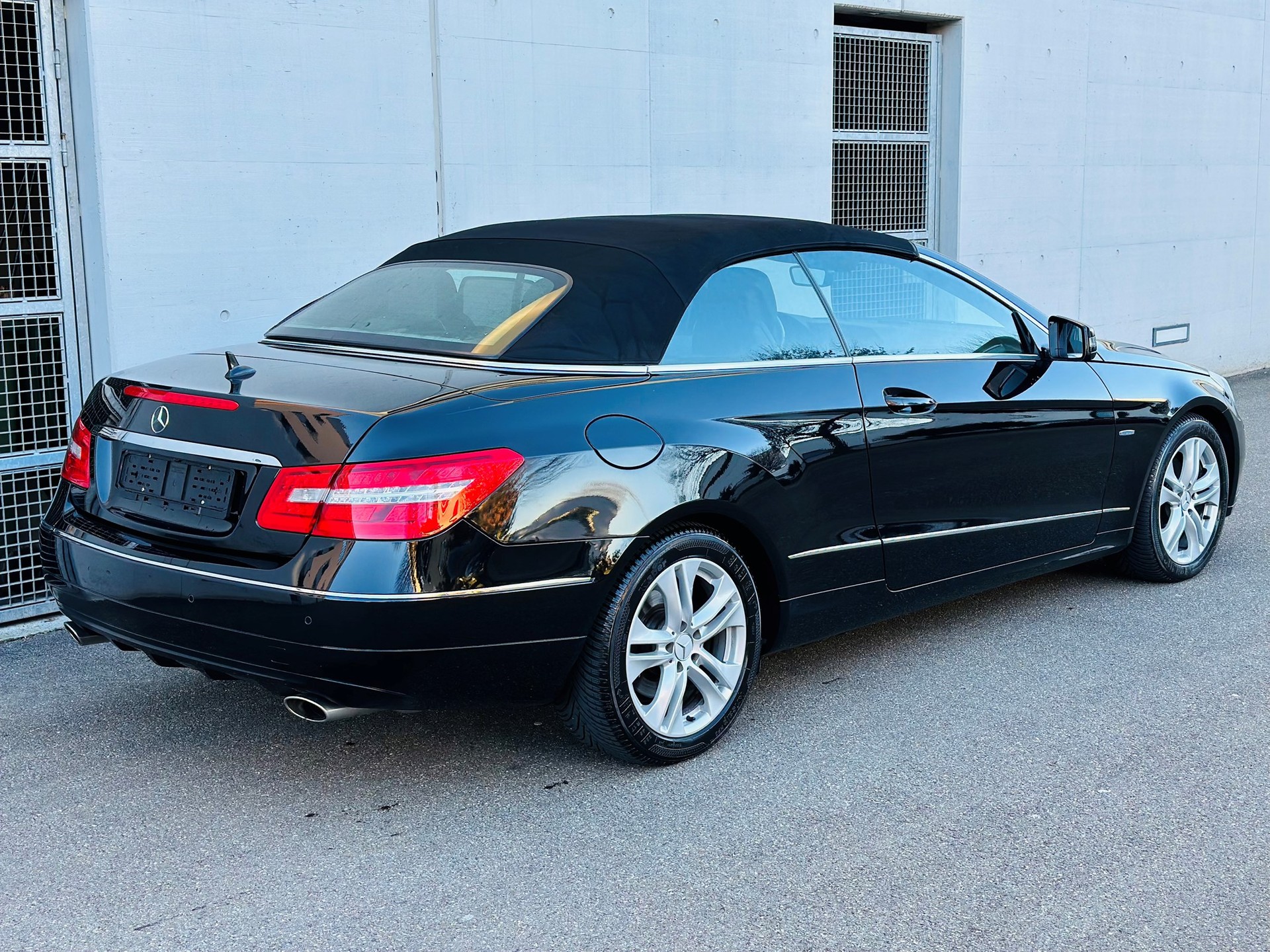 MERCEDES-BENZ E 350 CGI BlueEfficiency 7G-Tronic-image-5