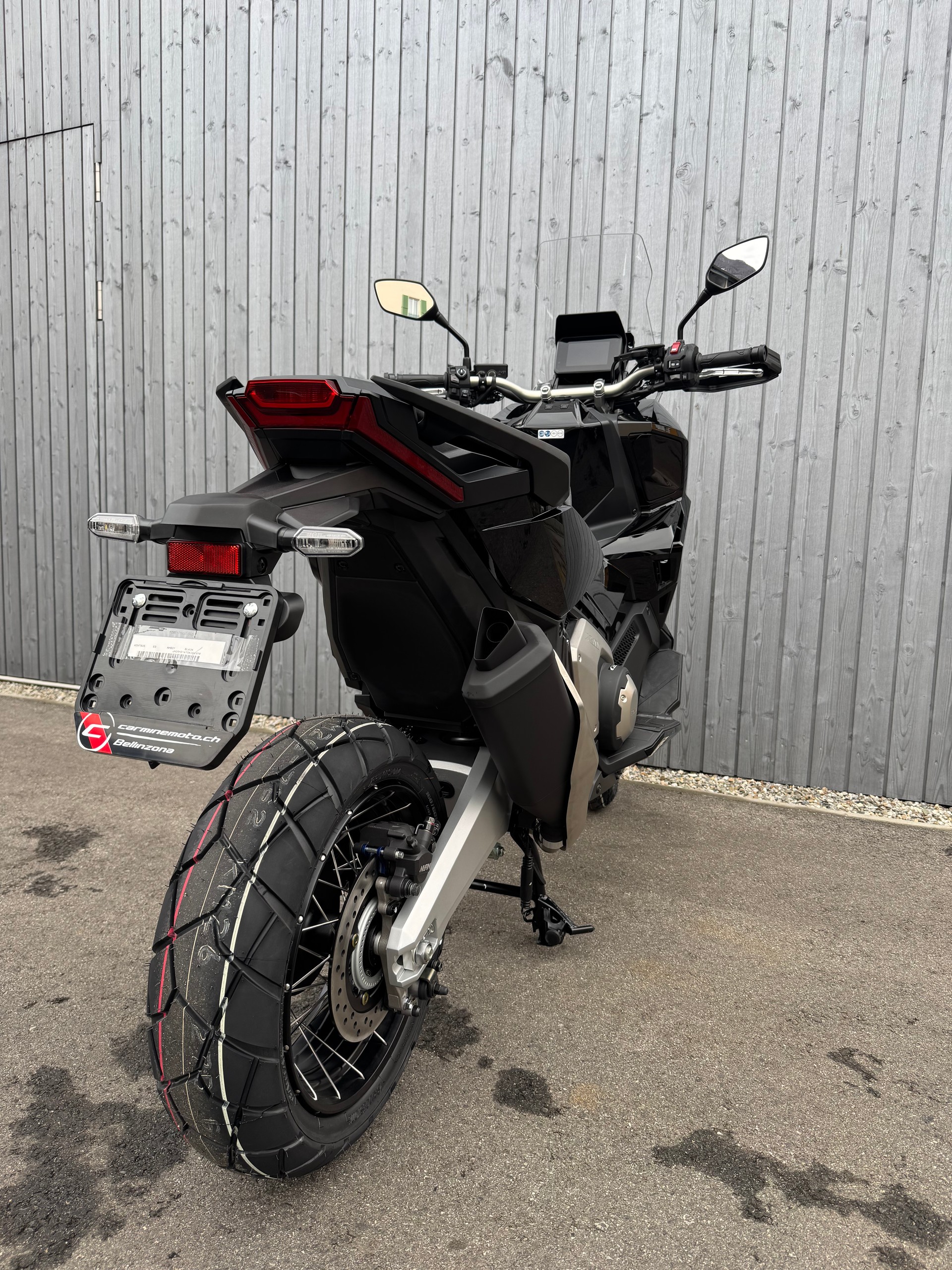 HONDA X-ADV 750-image-4