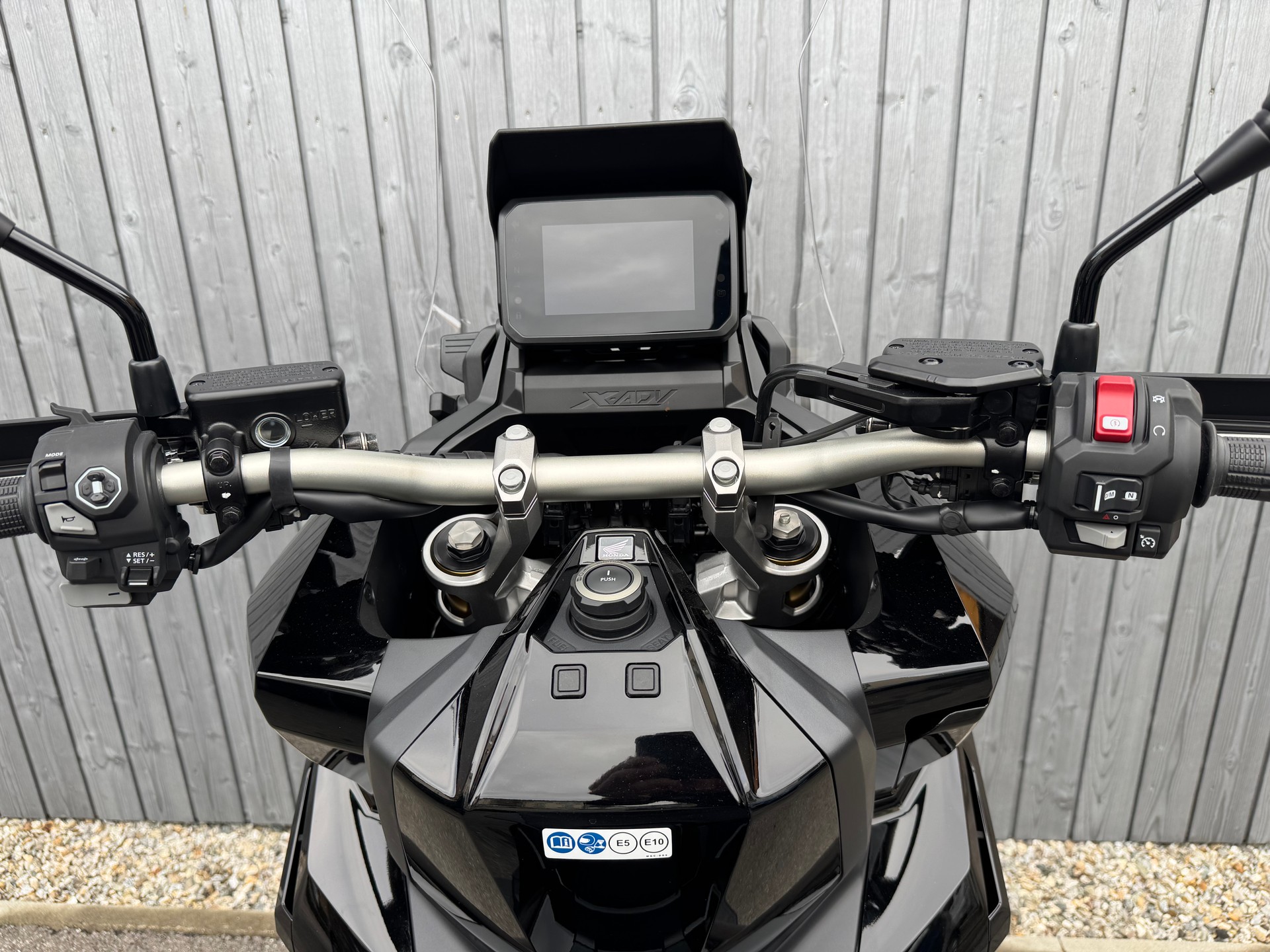HONDA X-ADV 750-image-6
