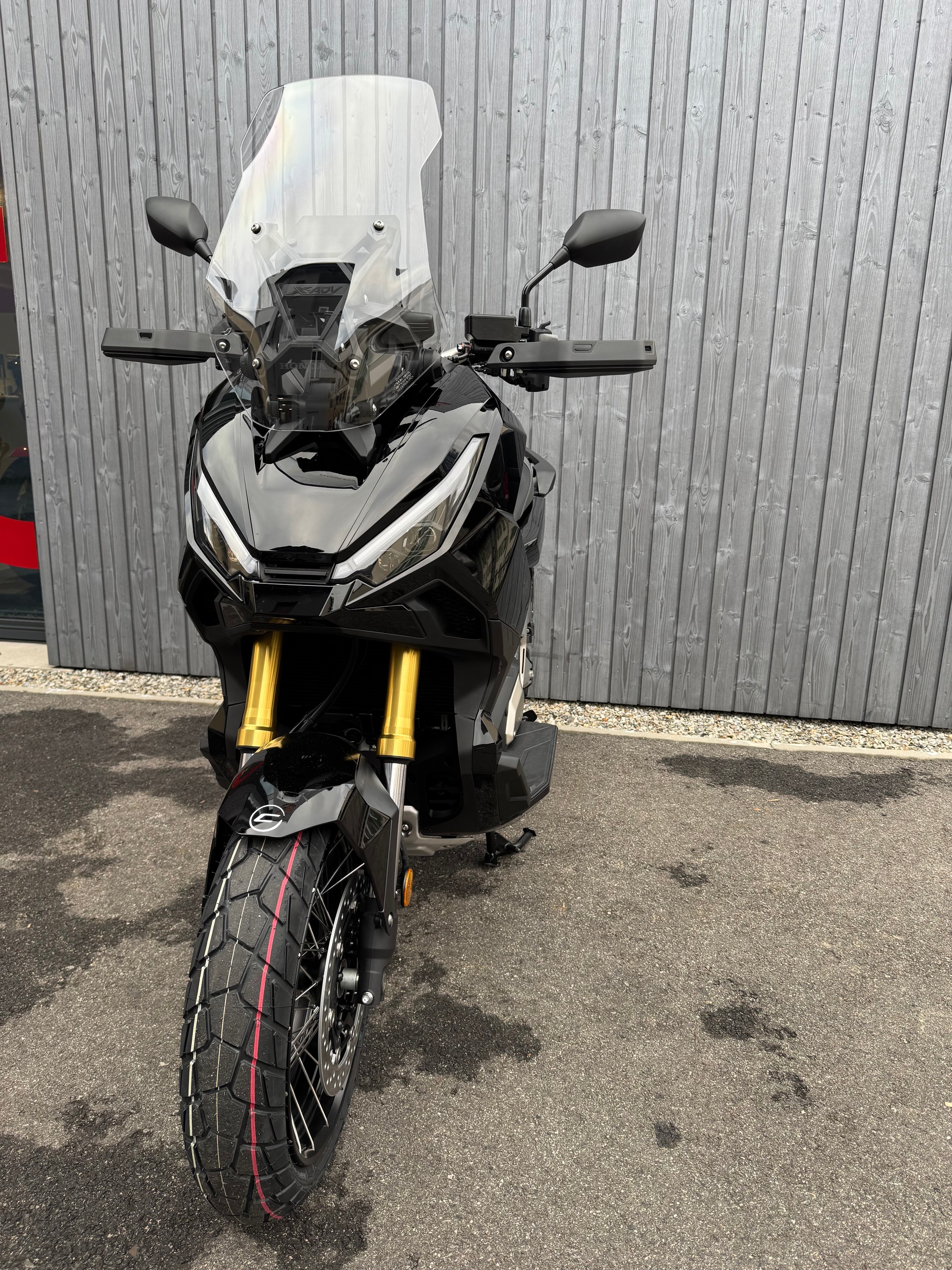 HONDA X-ADV 750-image-2