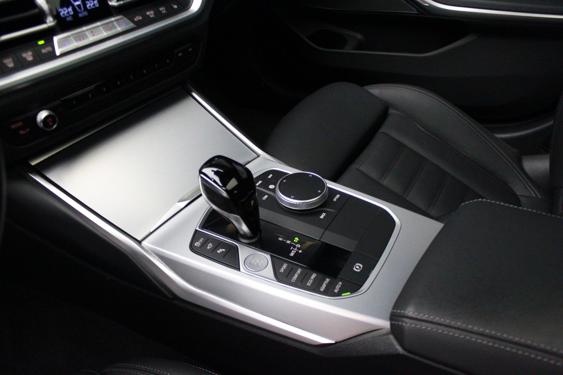 BMW M340d xDrive 48V Steptronic Sport-image-11
