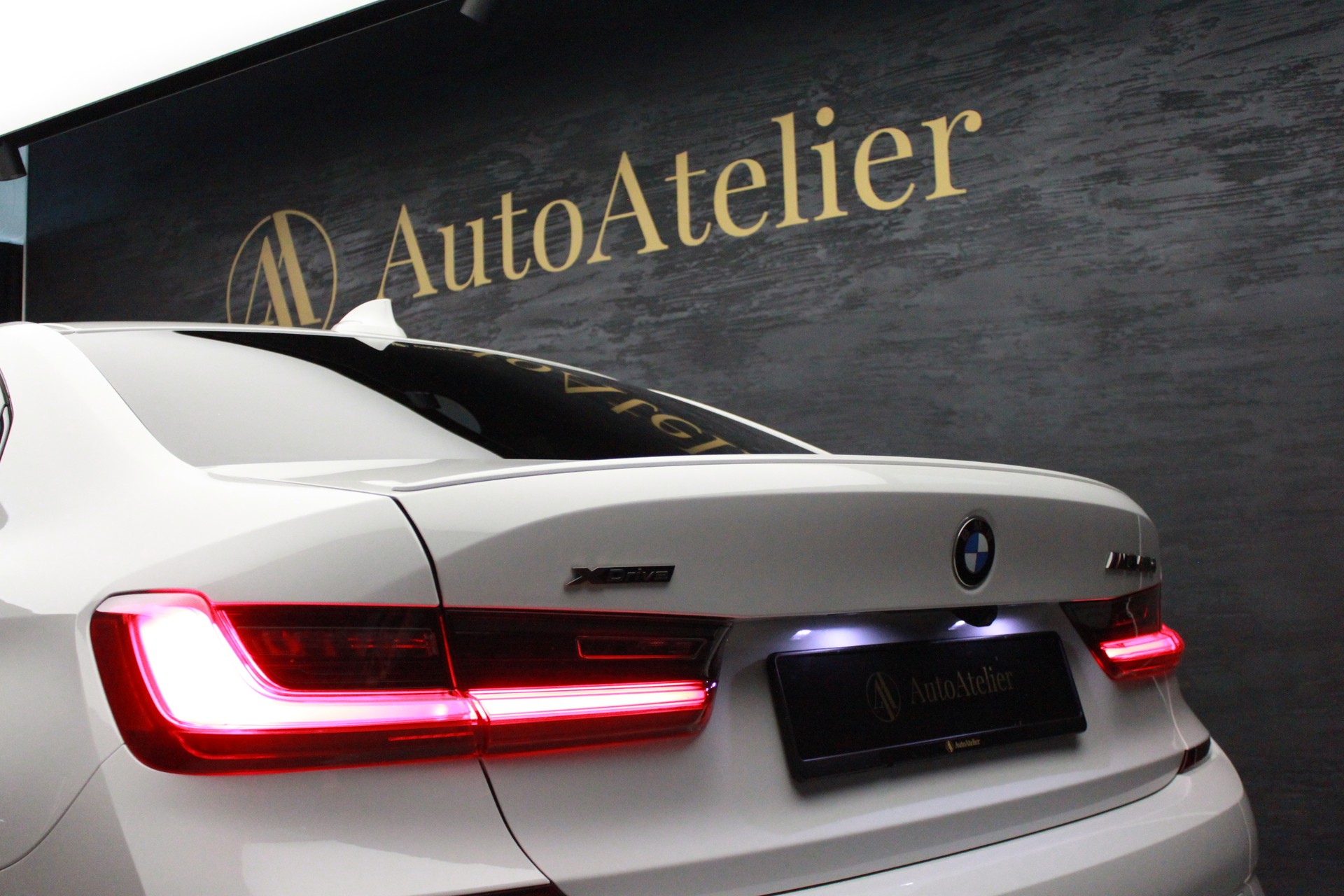 BMW M340d xDrive 48V Steptronic Sport-image-8