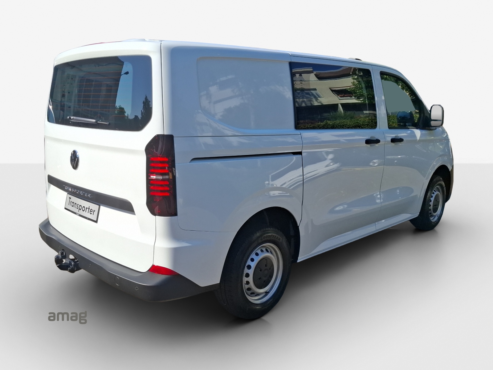 VW Transporter 2.0 TDI-image-4