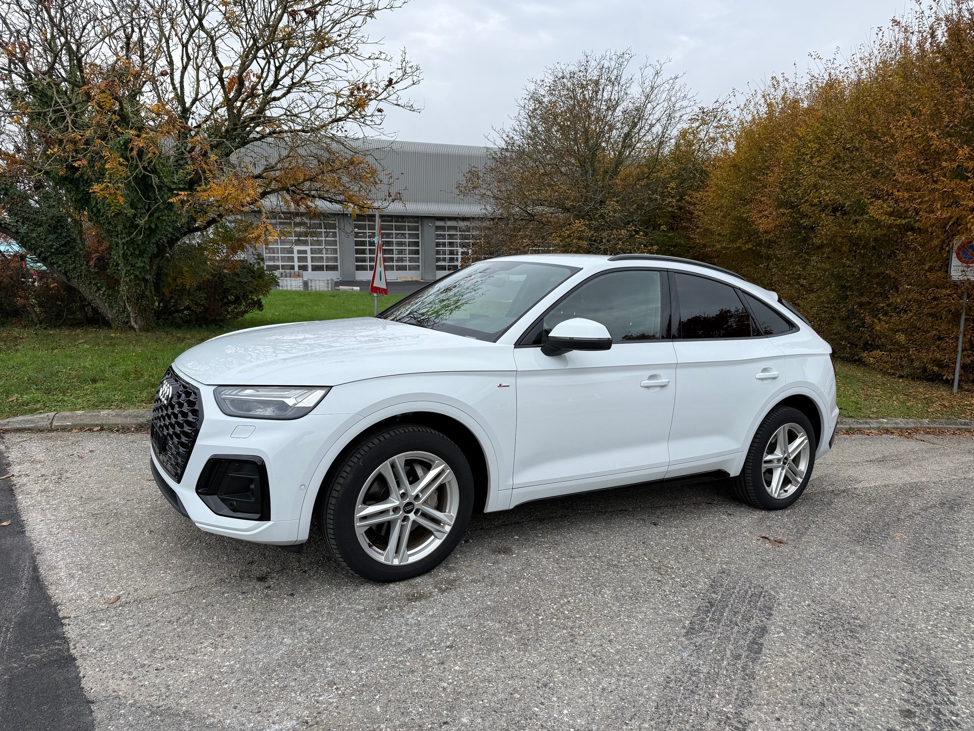 AUDI Q5 Sportback 40 TDI S line quattro S-tronic-image-8