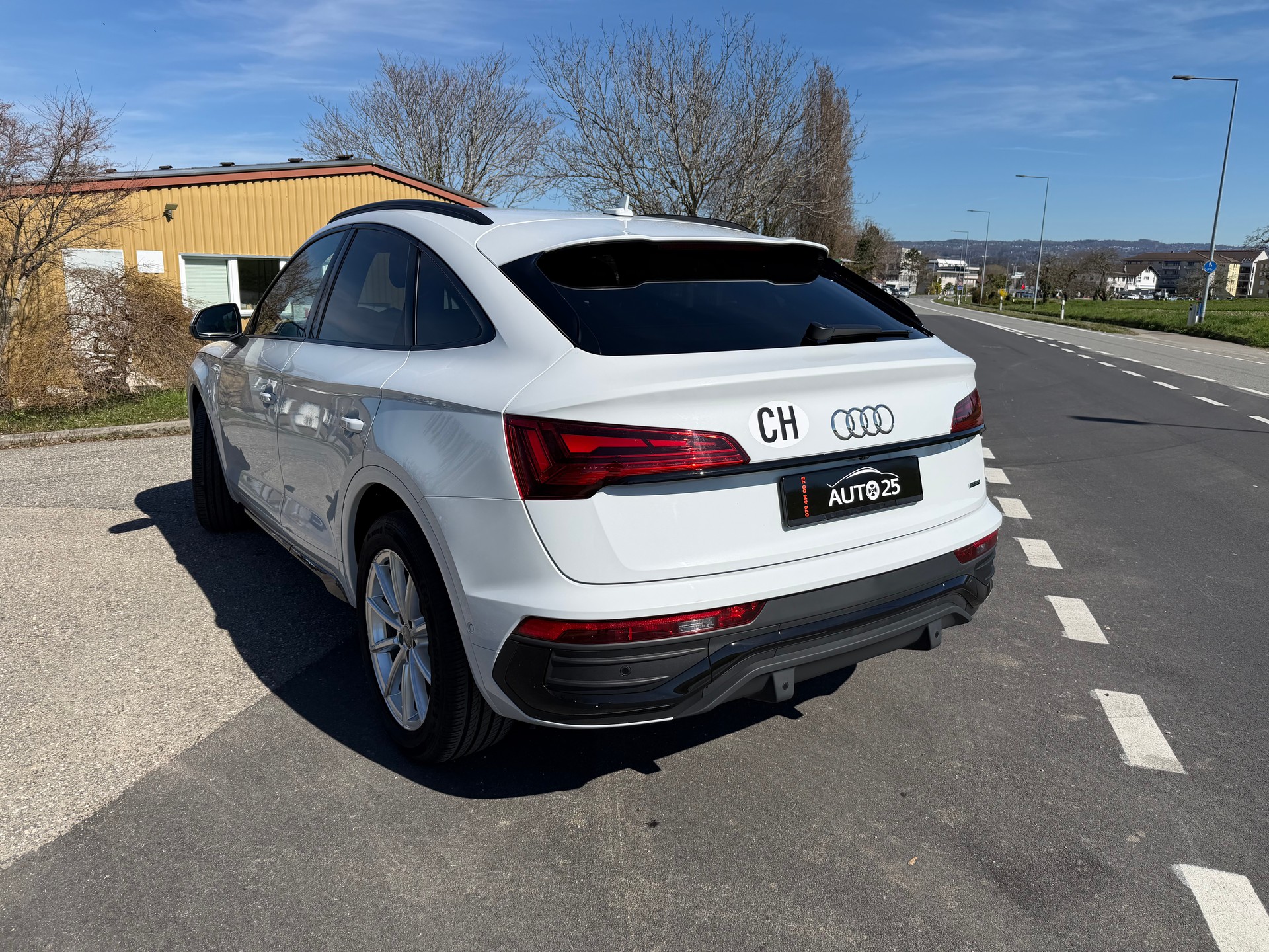 AUDI Q5 Sportback 40 TDI S line quattro S-tronic-image-3