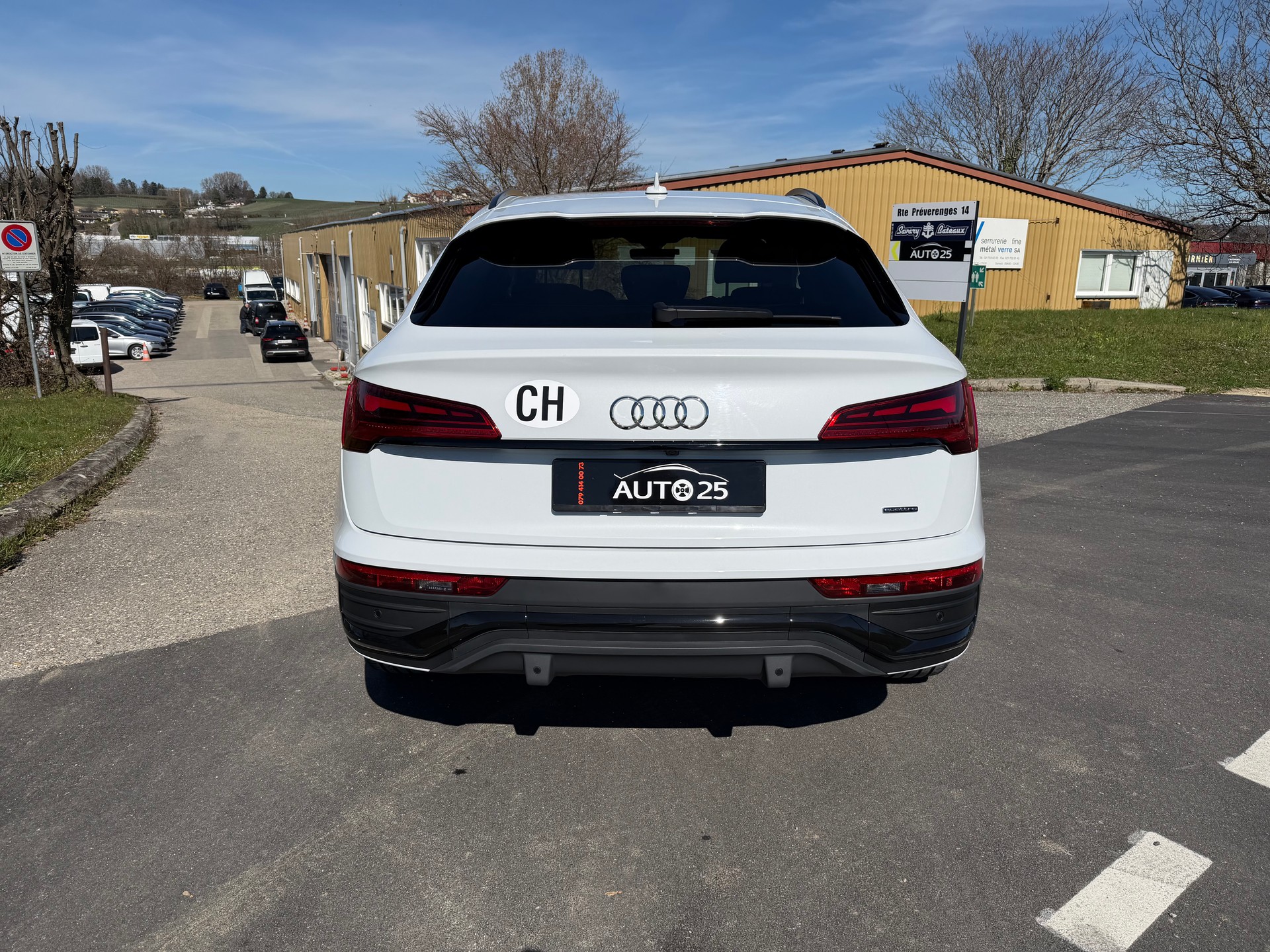 AUDI Q5 Sportback 40 TDI S line quattro S-tronic-image-2