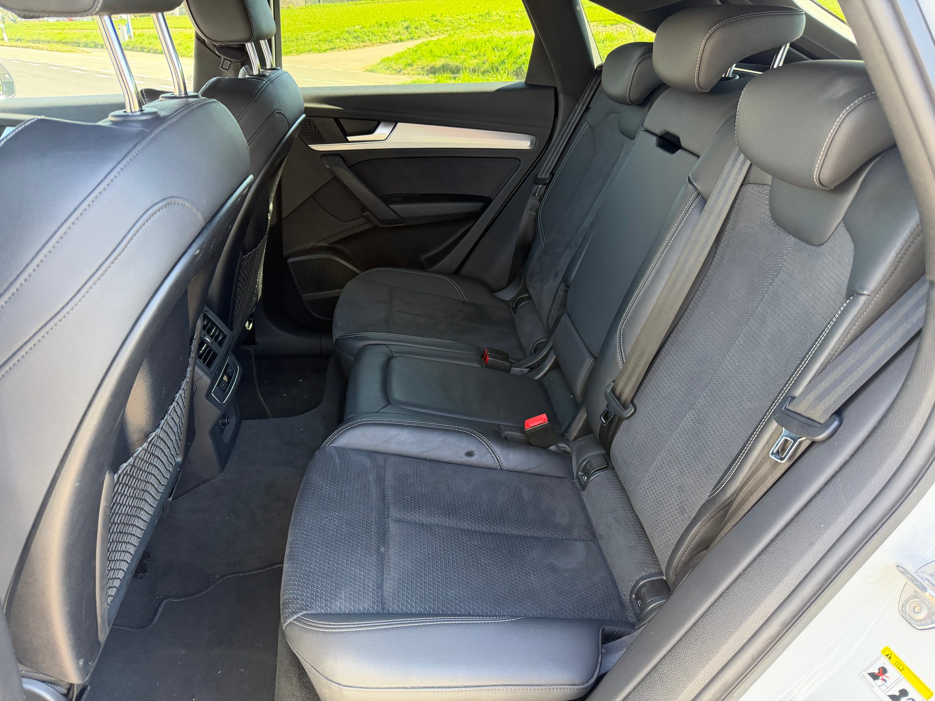 AUDI Q5 Sportback 40 TDI S line quattro S-tronic-image-13