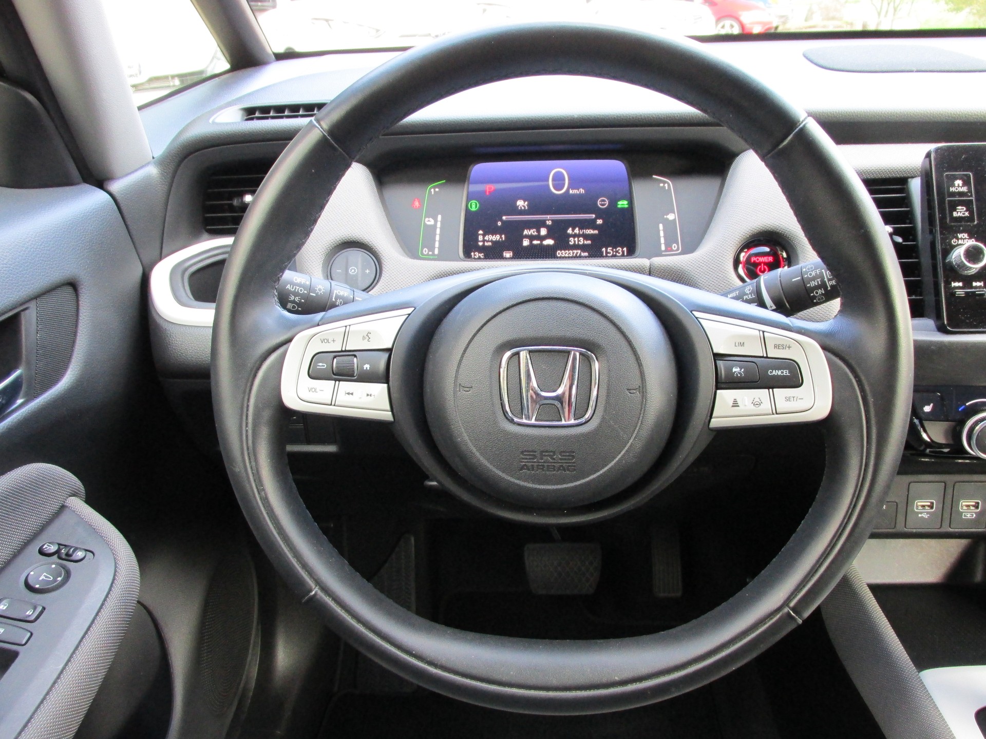 HONDA Jazz 1.5i-MMD Crosstar Executive E-CVT-image-13