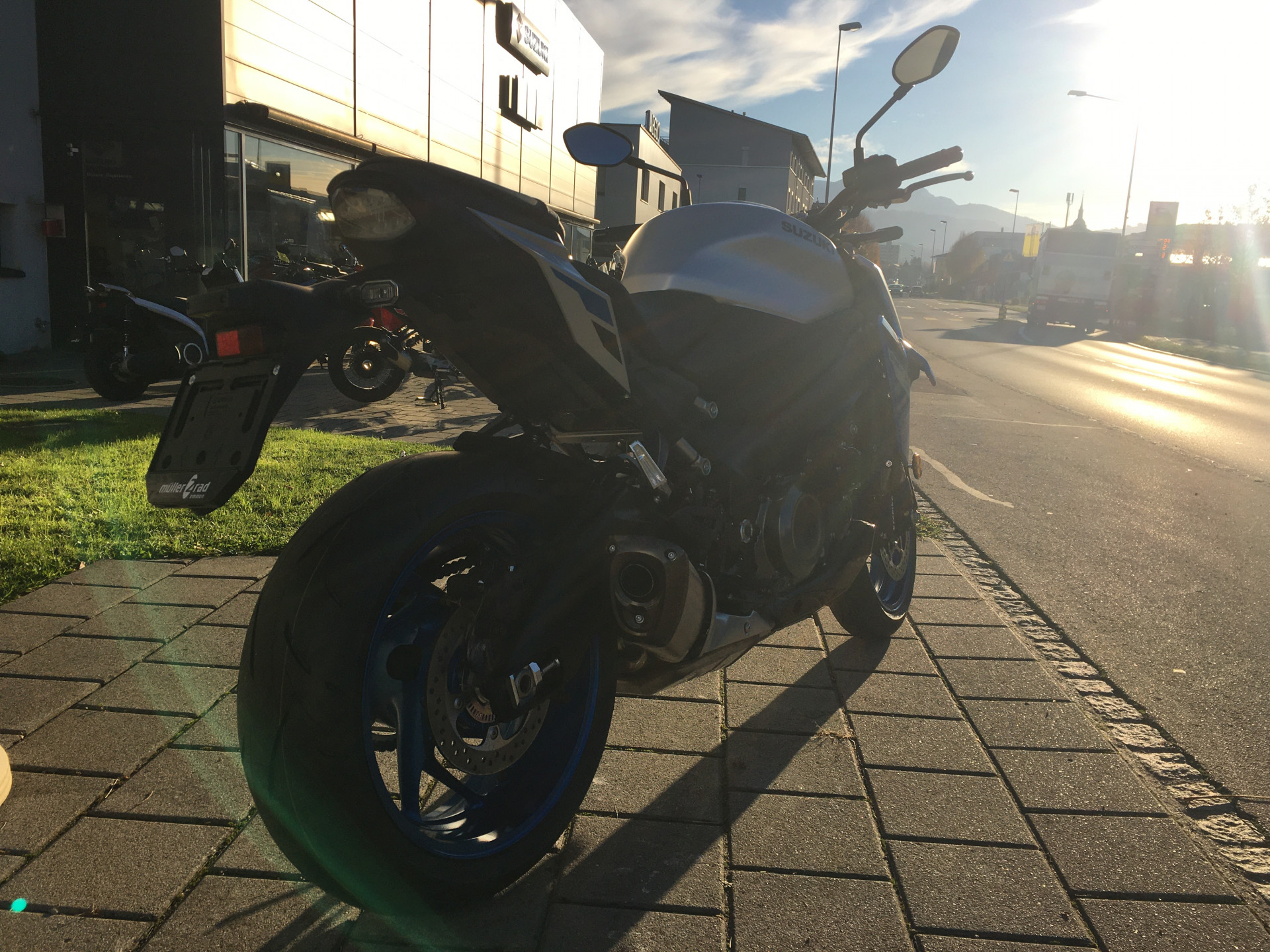 SUZUKI GSX-S 1000-image-1