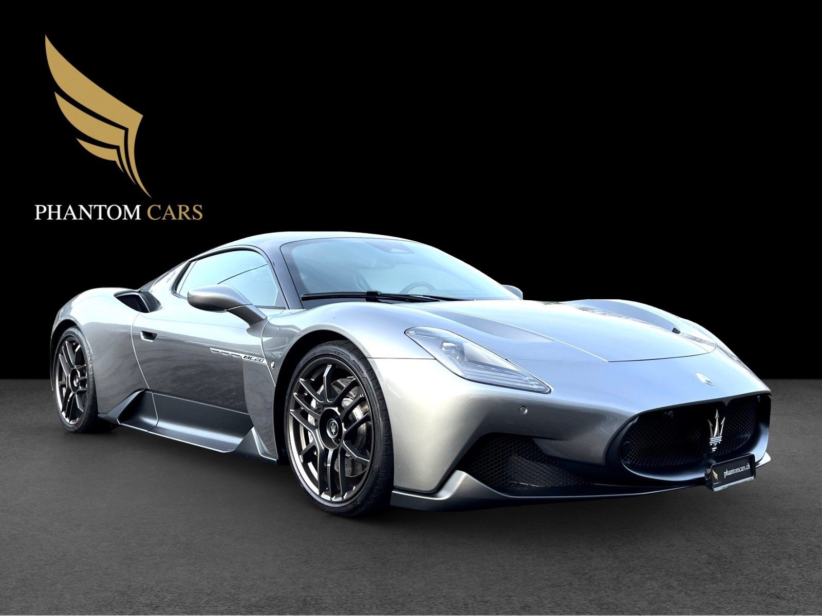 MASERATI MC 20-showroom-element-1
