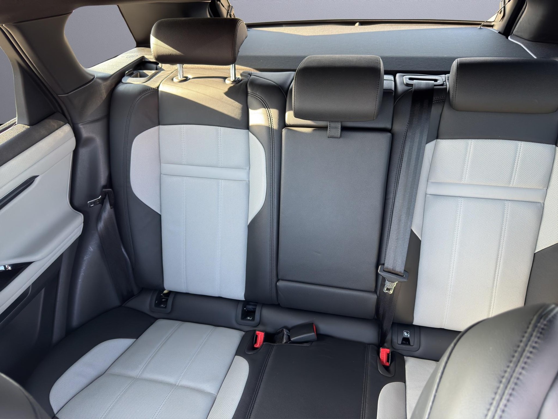 LAND ROVER Range Rover Evoque 2.0 T R-Dynamic S-image-12