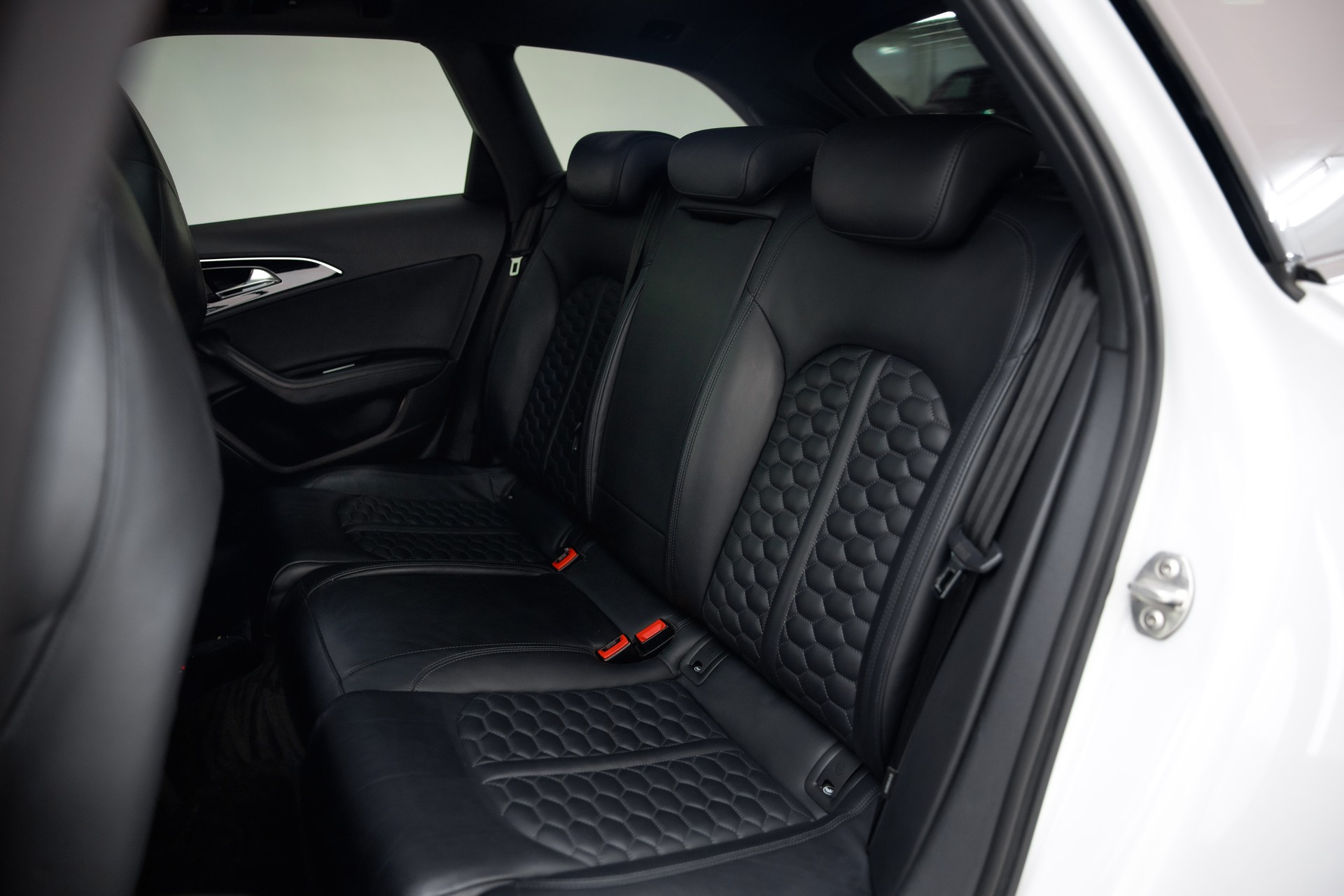 AUDI RS6 Avant 4.0 TFSI V8 quattro Tiptronic-image-22