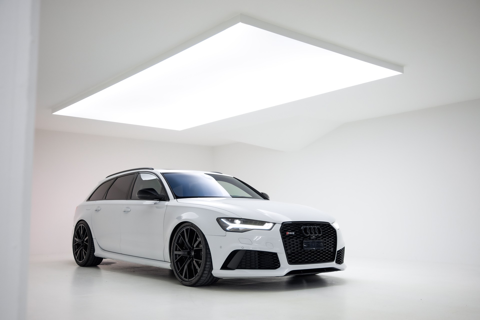 AUDI RS6 Avant 4.0 TFSI V8 quattro Tiptronic-image-6