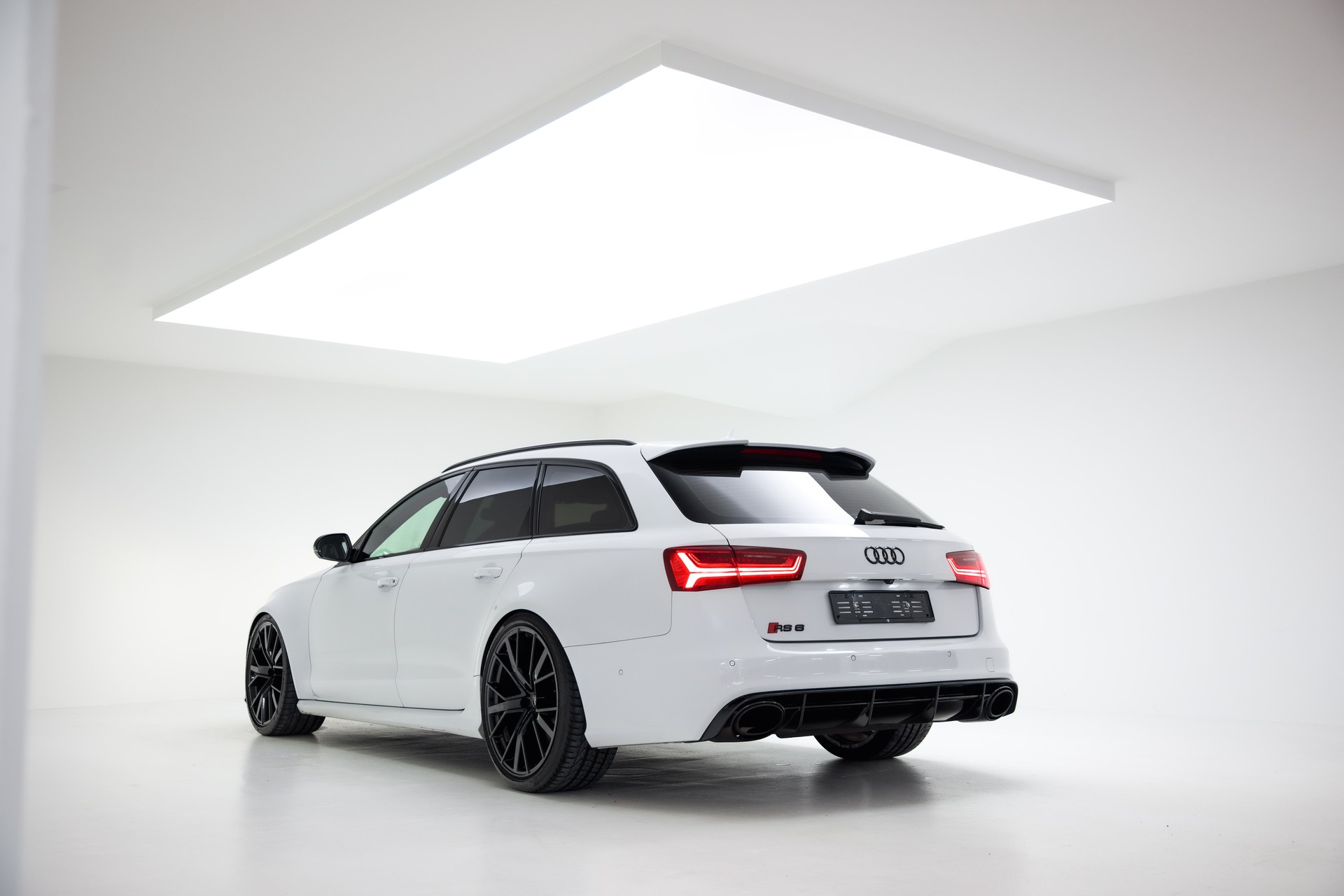 AUDI RS6 Avant 4.0 TFSI V8 quattro Tiptronic-image-10