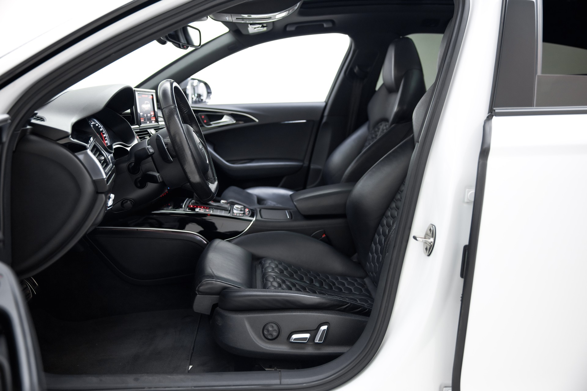 AUDI RS6 Avant 4.0 TFSI V8 quattro Tiptronic-image-18