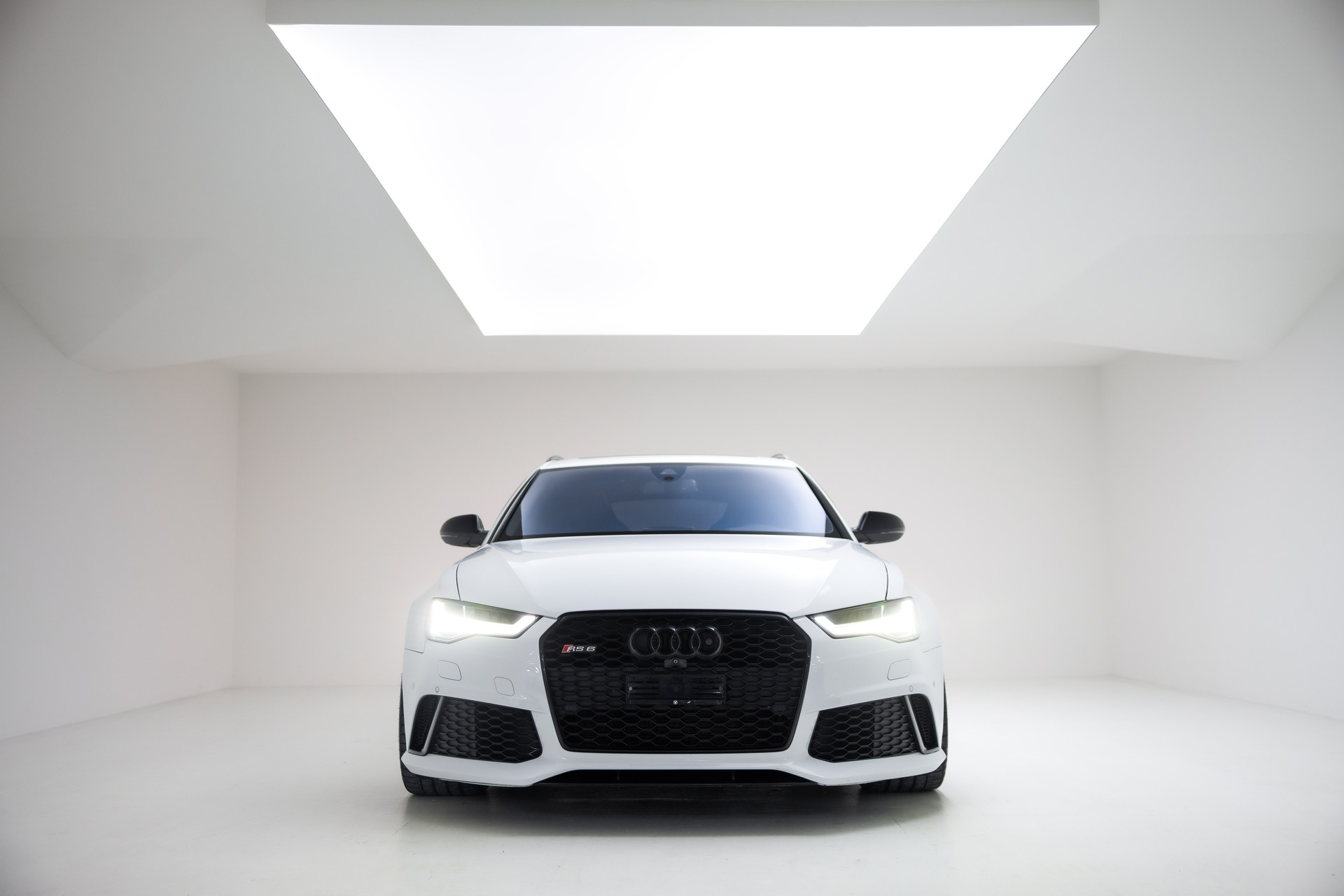 AUDI RS6 Avant 4.0 TFSI V8 quattro Tiptronic-showroom-element-3