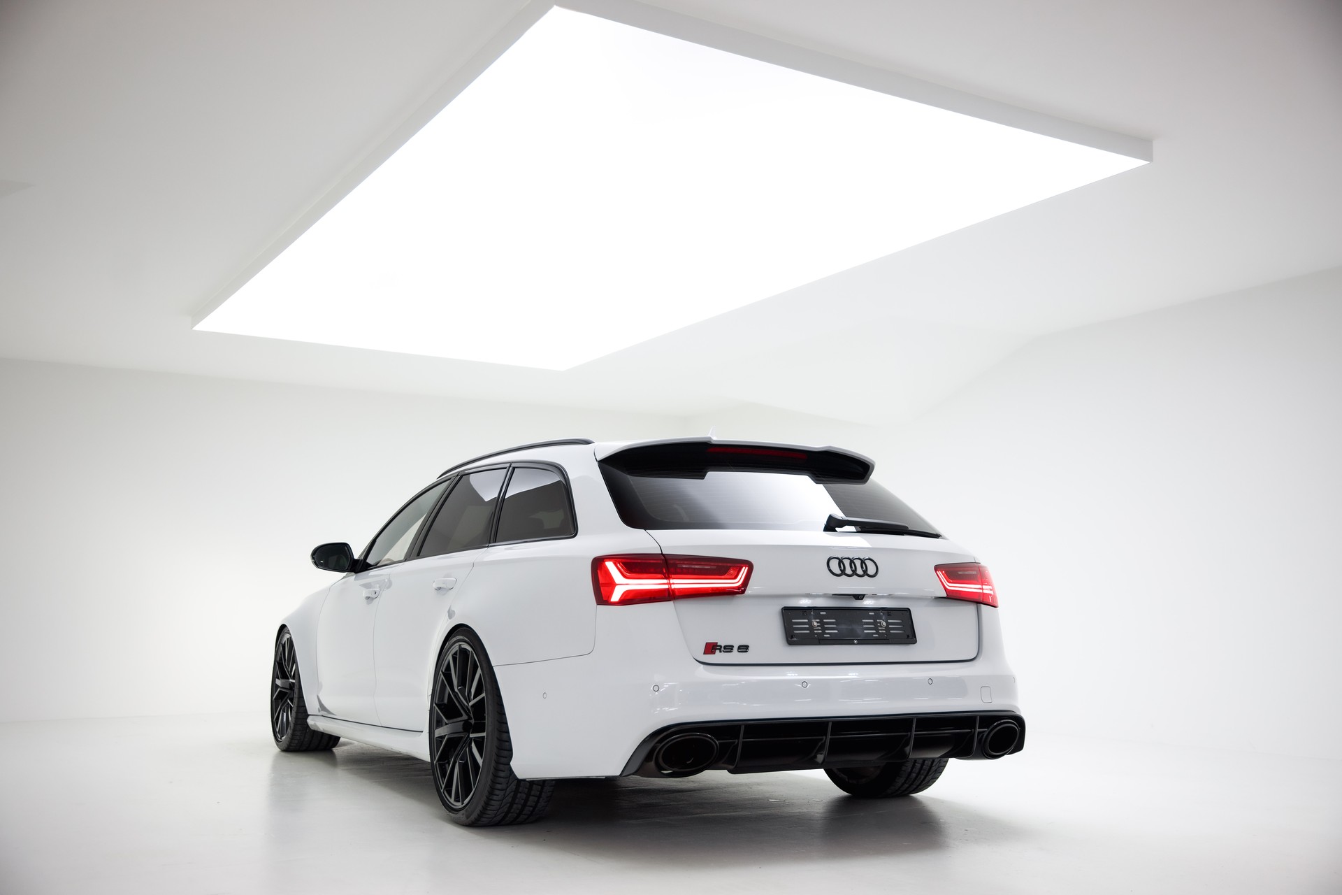 AUDI RS6 Avant 4.0 TFSI V8 quattro Tiptronic-image-9