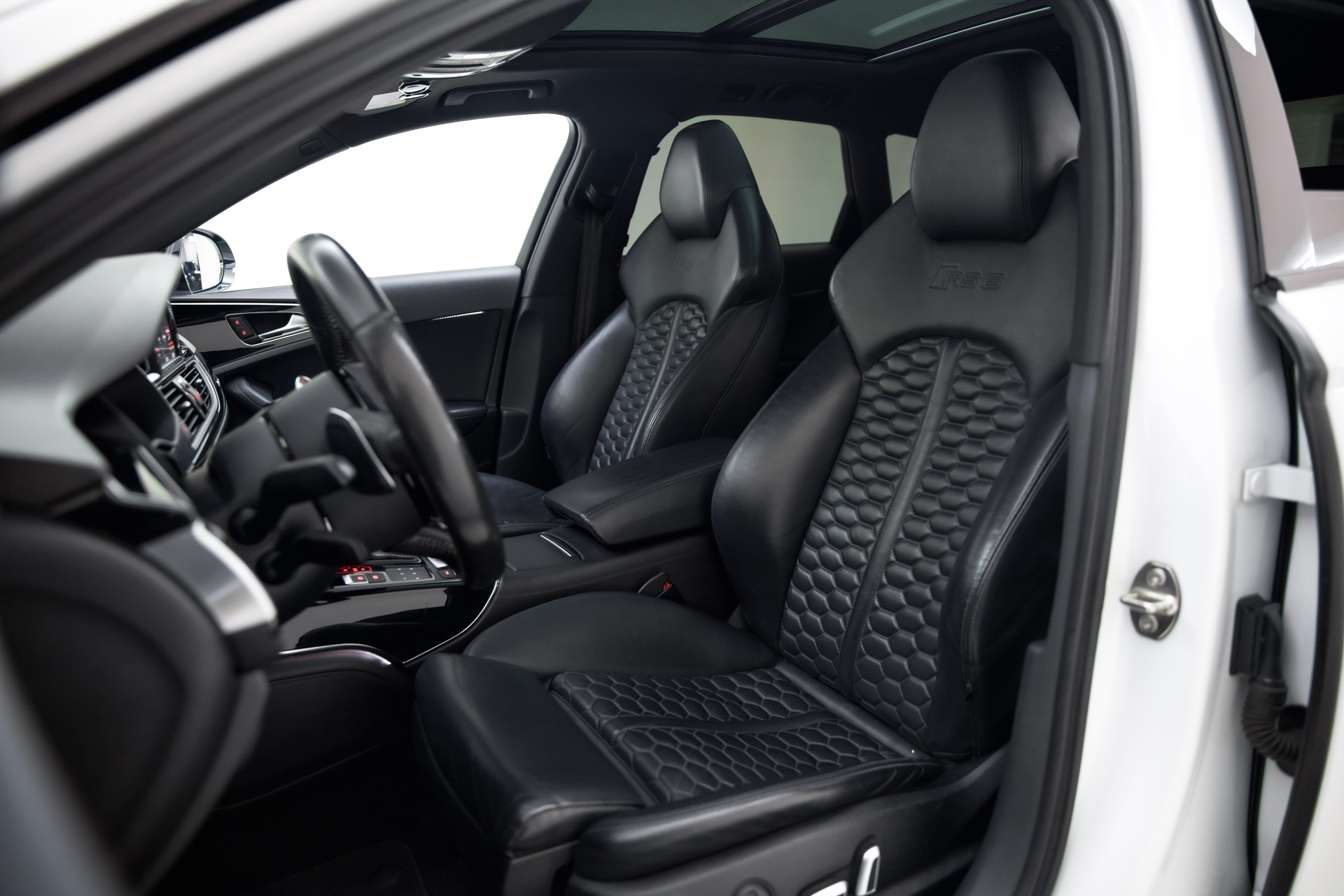 AUDI RS6 Avant 4.0 TFSI V8 quattro Tiptronic-image-19