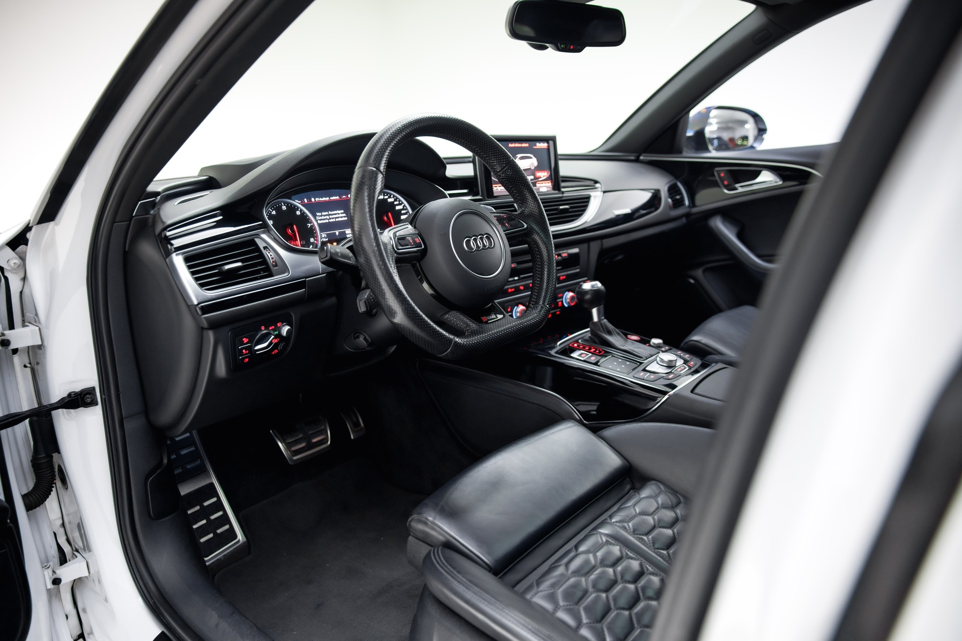 AUDI RS6 Avant 4.0 TFSI V8 quattro Tiptronic-image-17